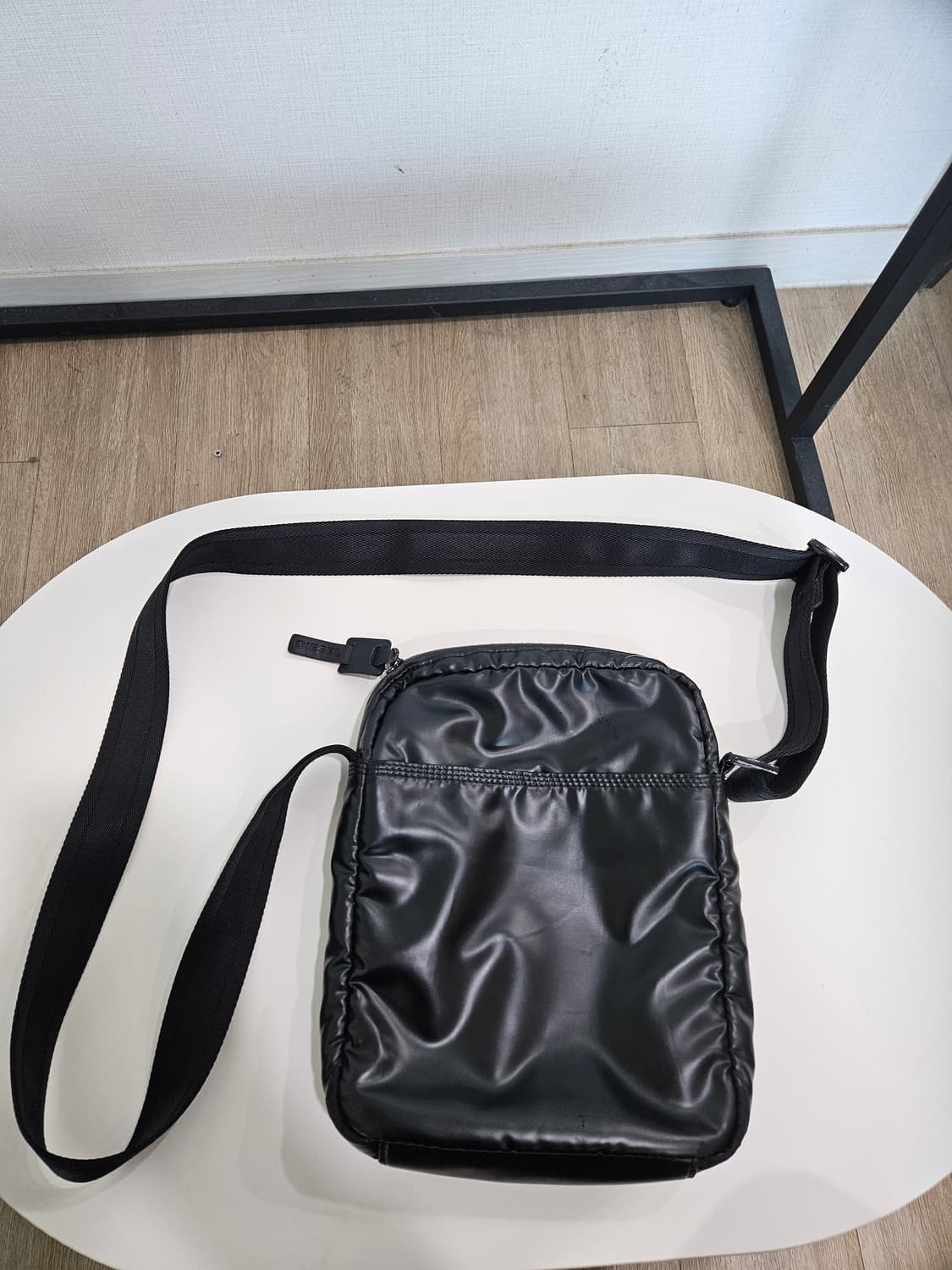 디젤 블랙 크로스백 상품이미지4