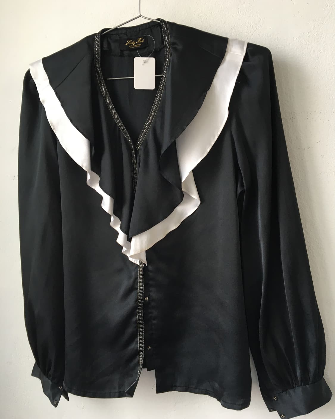 Glossy frill blouse 상품이미지4