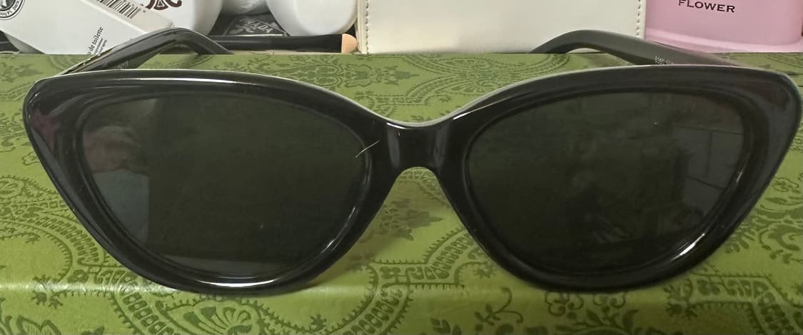 미우미우 블랙 캣아이 선글라스 상품이미지2