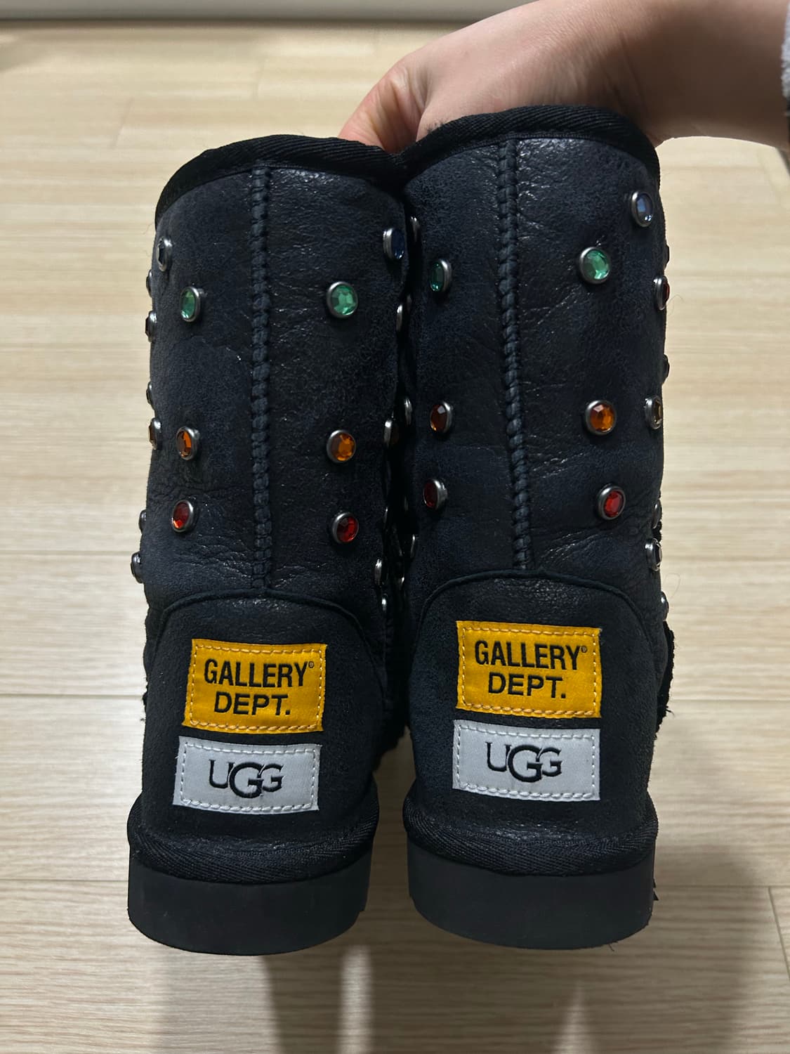 어그 x 갤러리 디파트먼트 클래식 쇼트 부츠 블랙 상품이미지4