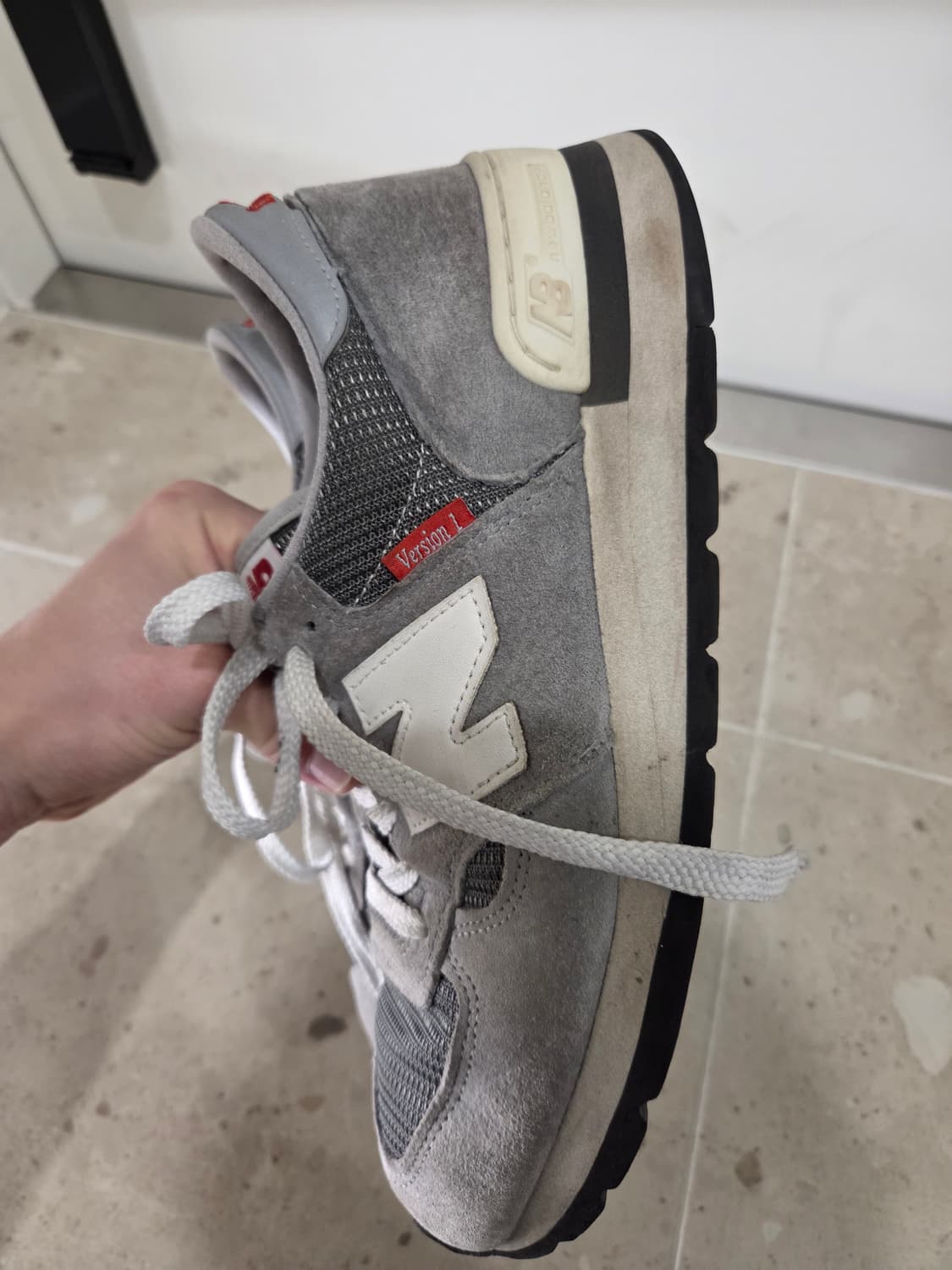 뉴발란스990v1 그레이 레드탭 265 상품이미지2