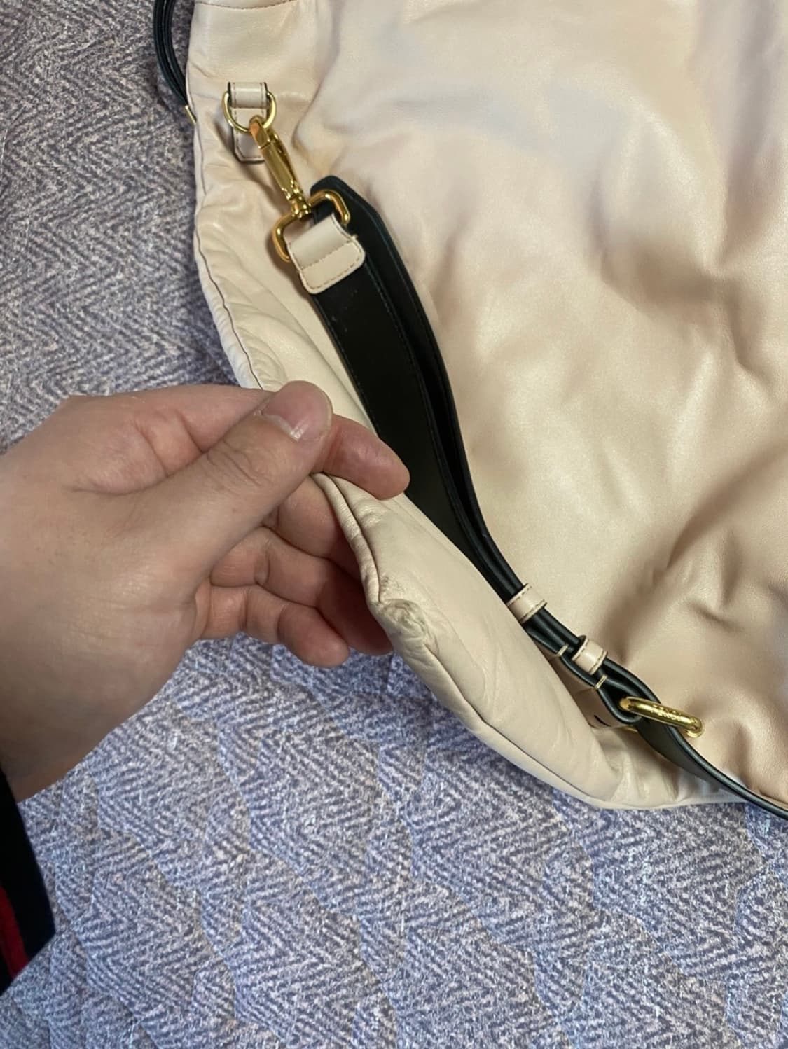 펜디 로마 아이보리 가죽 가방 상품이미지4