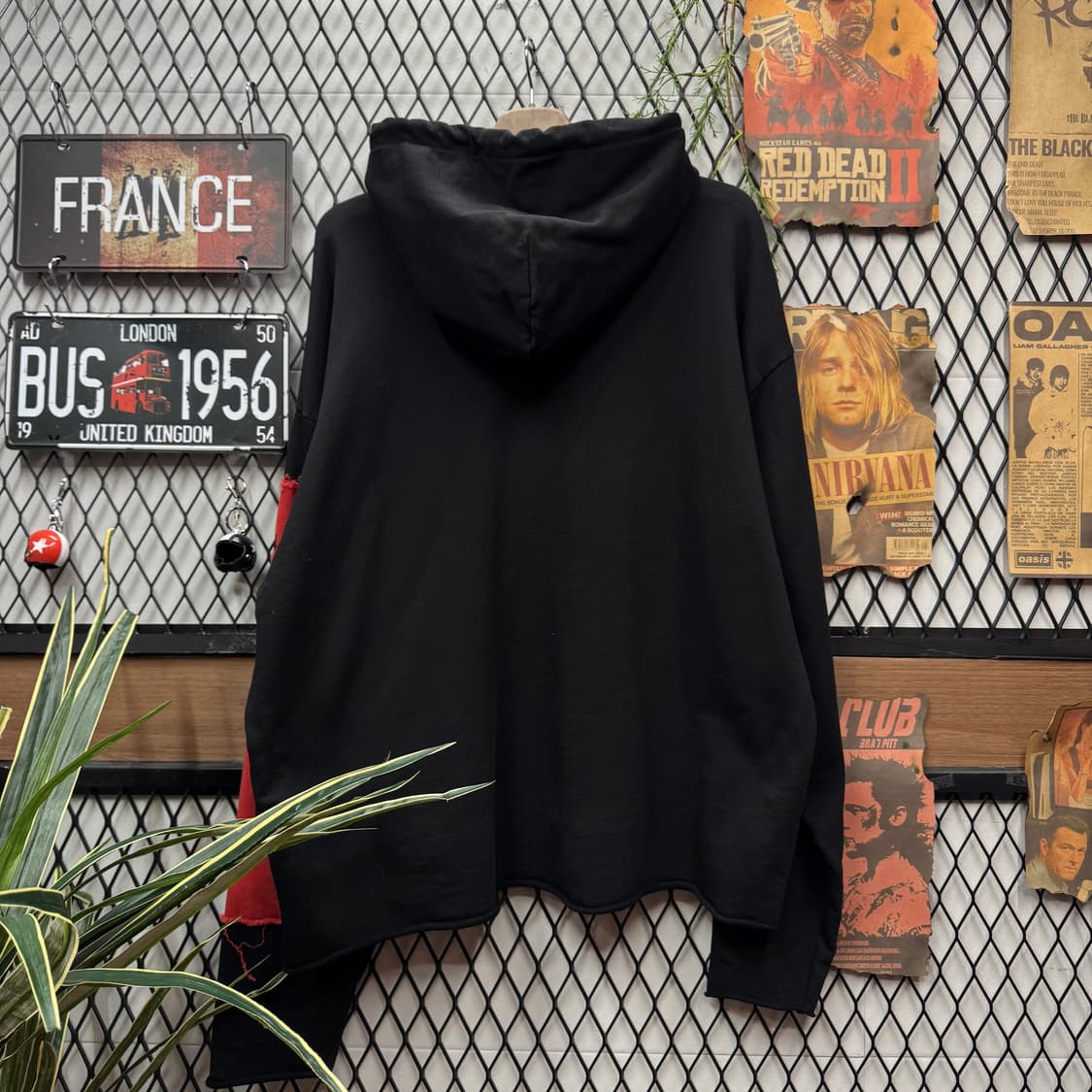 424 후드티 시그니처 자수 로고 암밴드 포인트 블랙 레드 상품이미지2