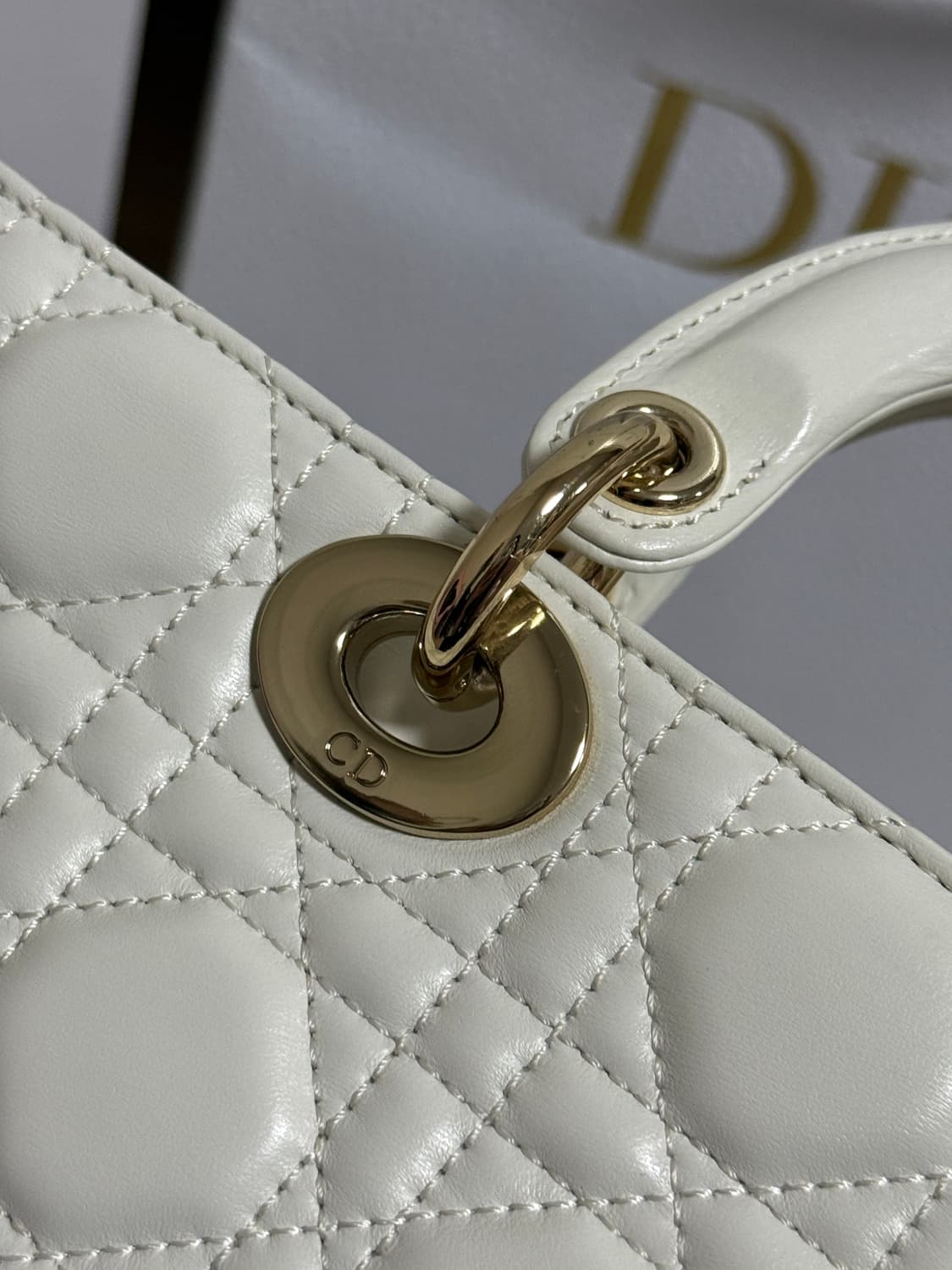 여왕공장 디올 디조이백 미디움 라떼컬러 새상품 상품이미지5