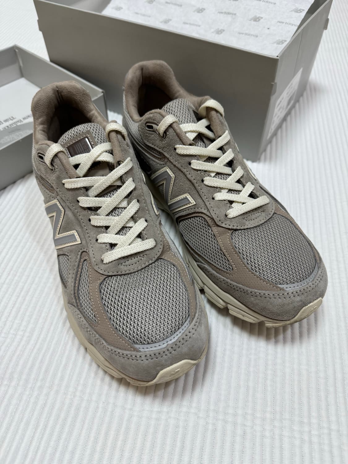 Kith 뉴발란스 990v4 상품이미지1