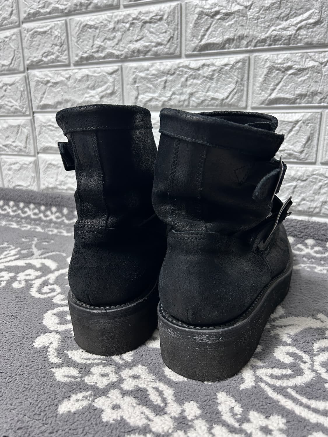 어태치먼트 스웨이드 더블 스트랩 부츠 상품이미지8