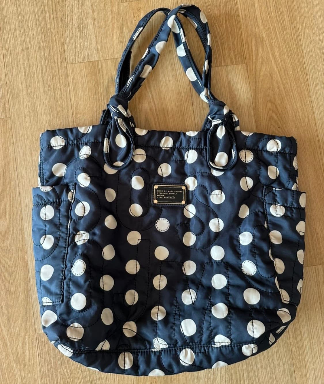 마크제이콥스 도트무늬 토트백 상품이미지1