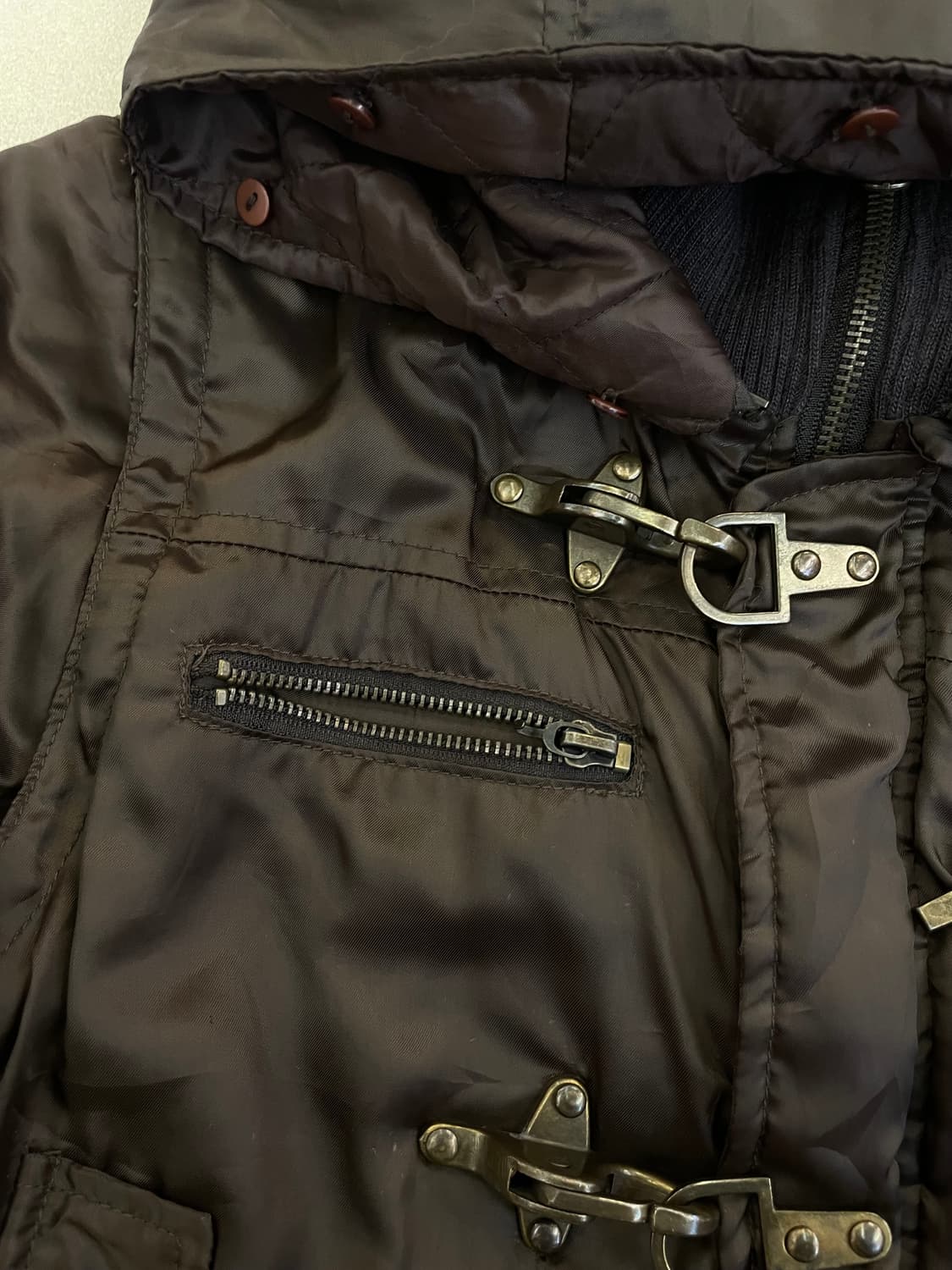 브라운 버클 디테일 패딩 상품이미지4