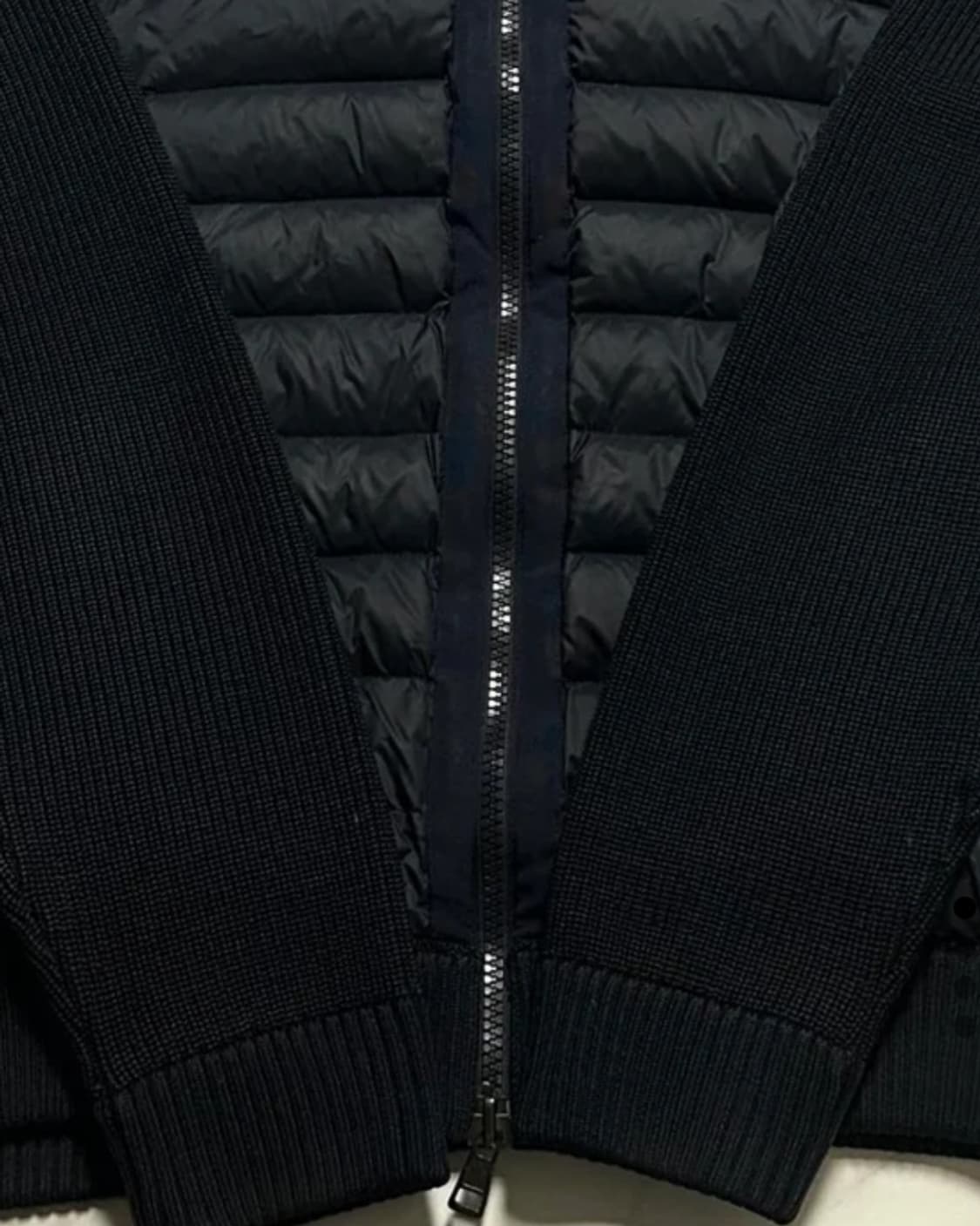 [정품] 몽클레어 니트 패딩 후드 와펜 포켓 자켓 블랙 M 상품이미지4