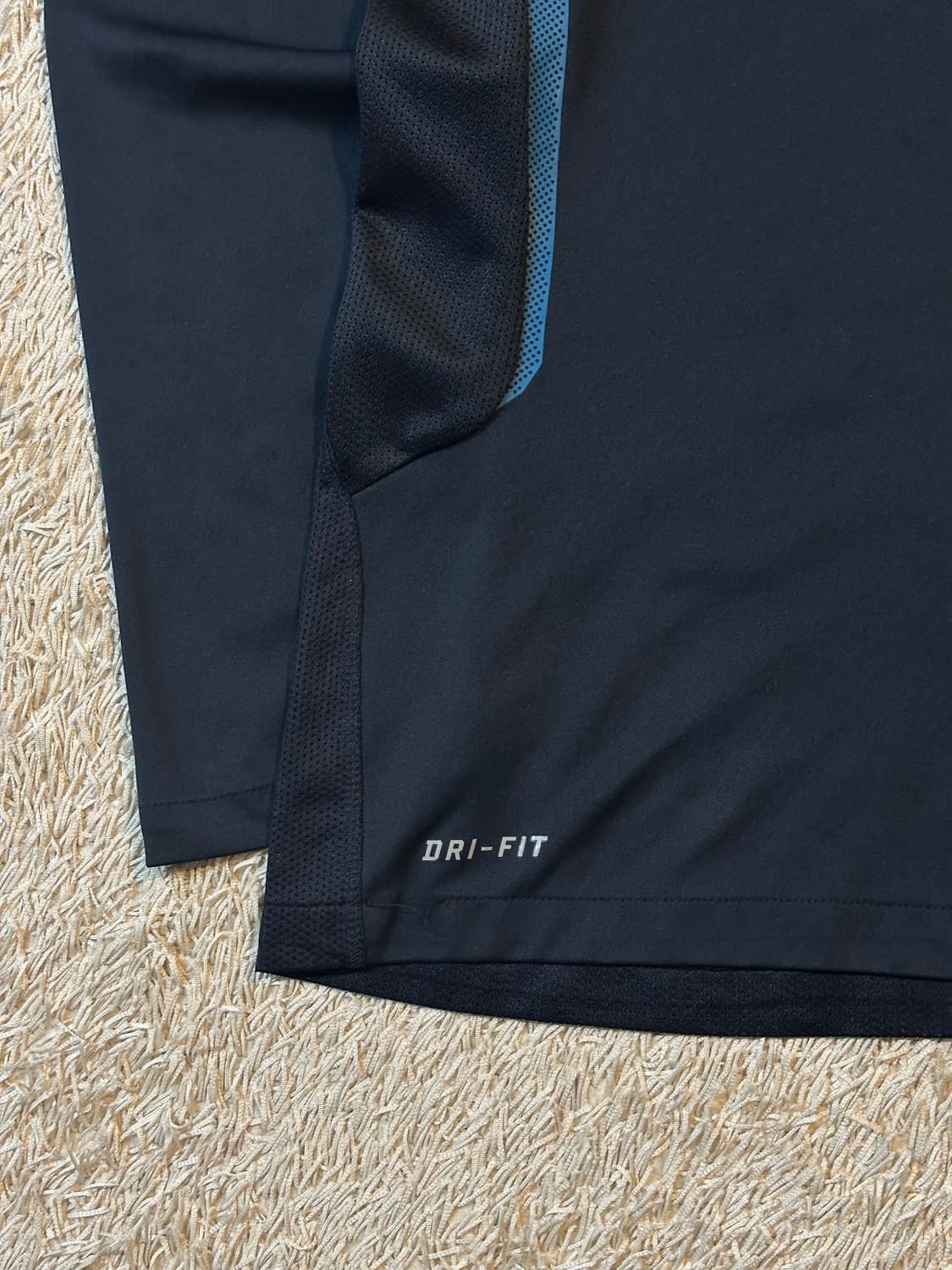 나이키 바르셀로나 드라이핏 기능성 긴팔 티셔츠 상품이미지3