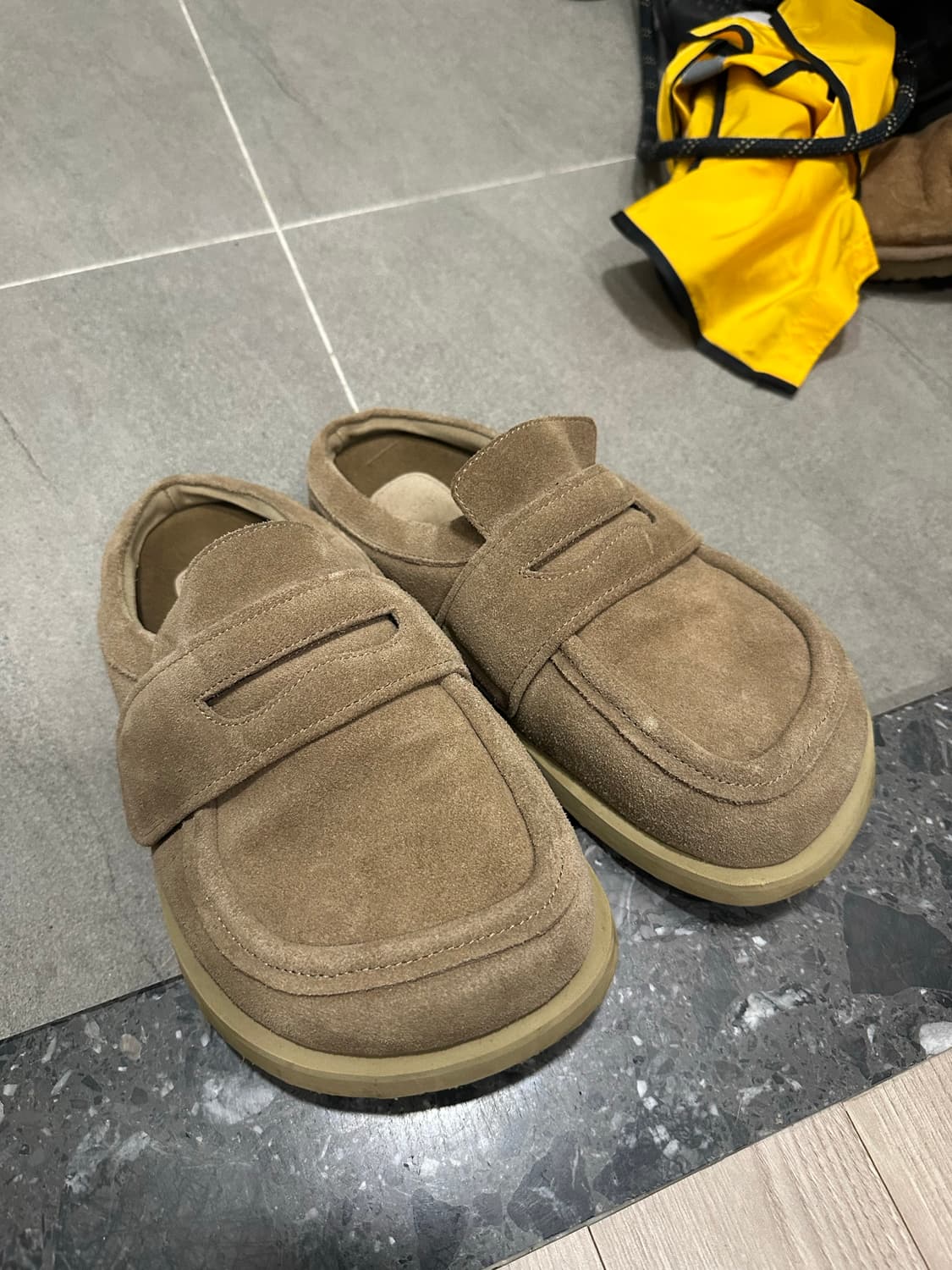 킨치 패디드 뮬 브라운 280 상품이미지1