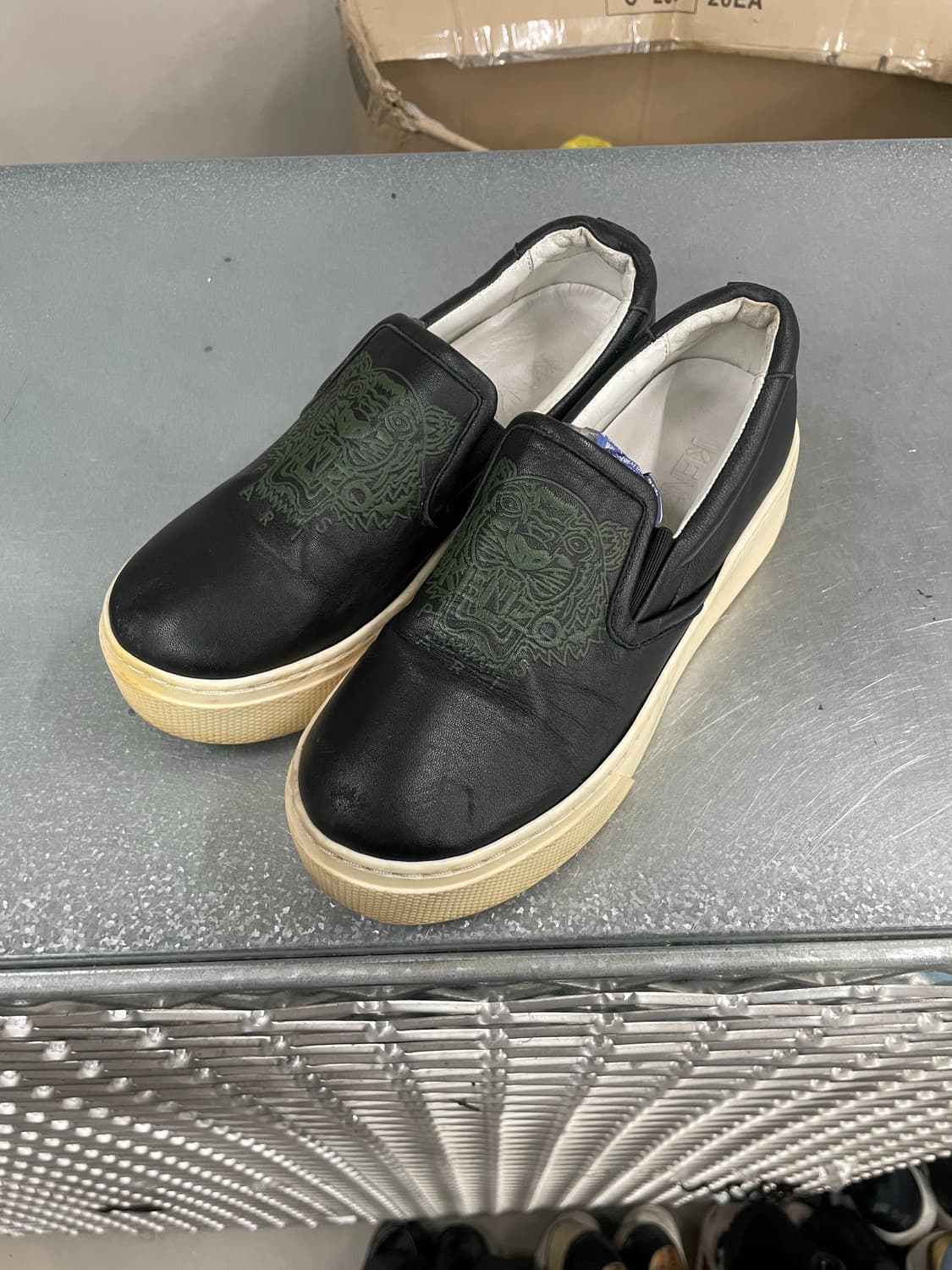 겐조 블랙 타이거 스웨이드 슬립온 35 상품이미지2