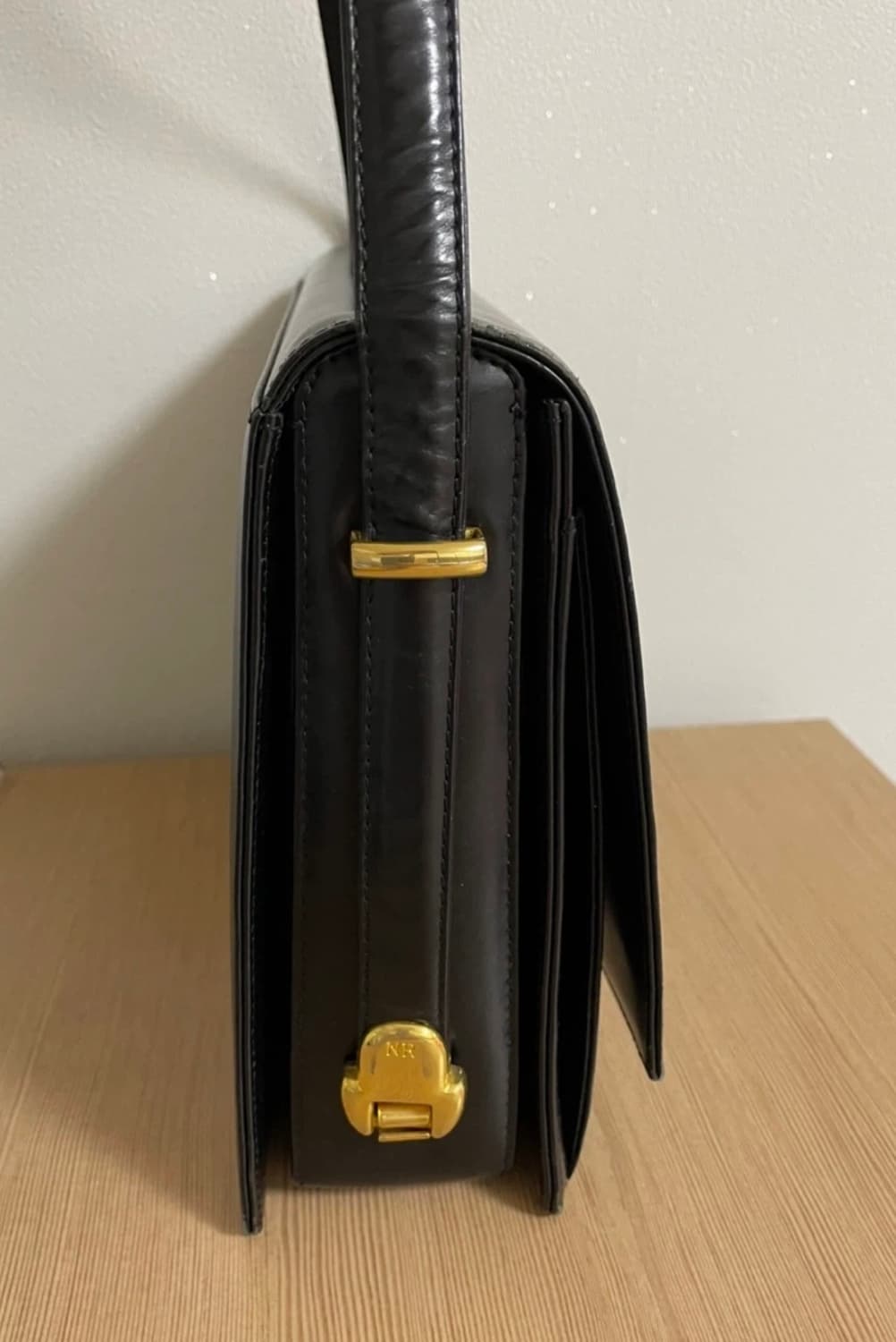 니나리치 블랙 가죽 숄더백 상품이미지5