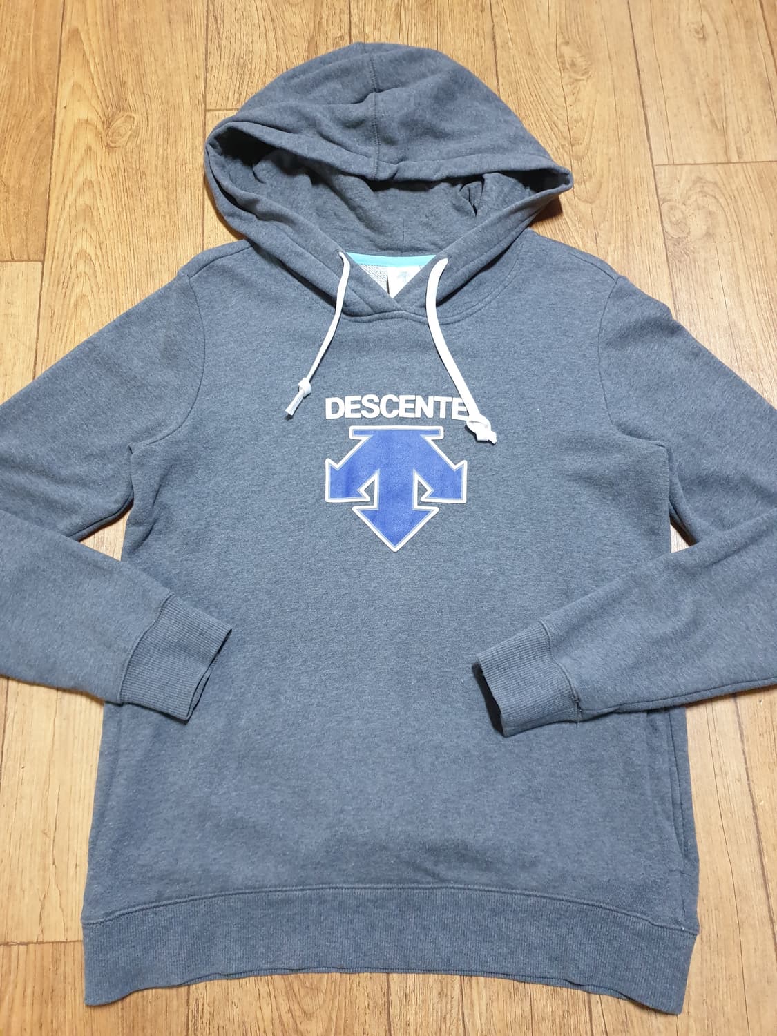 1204 데상트 후드티 95 사이즈입니다 상품이미지2