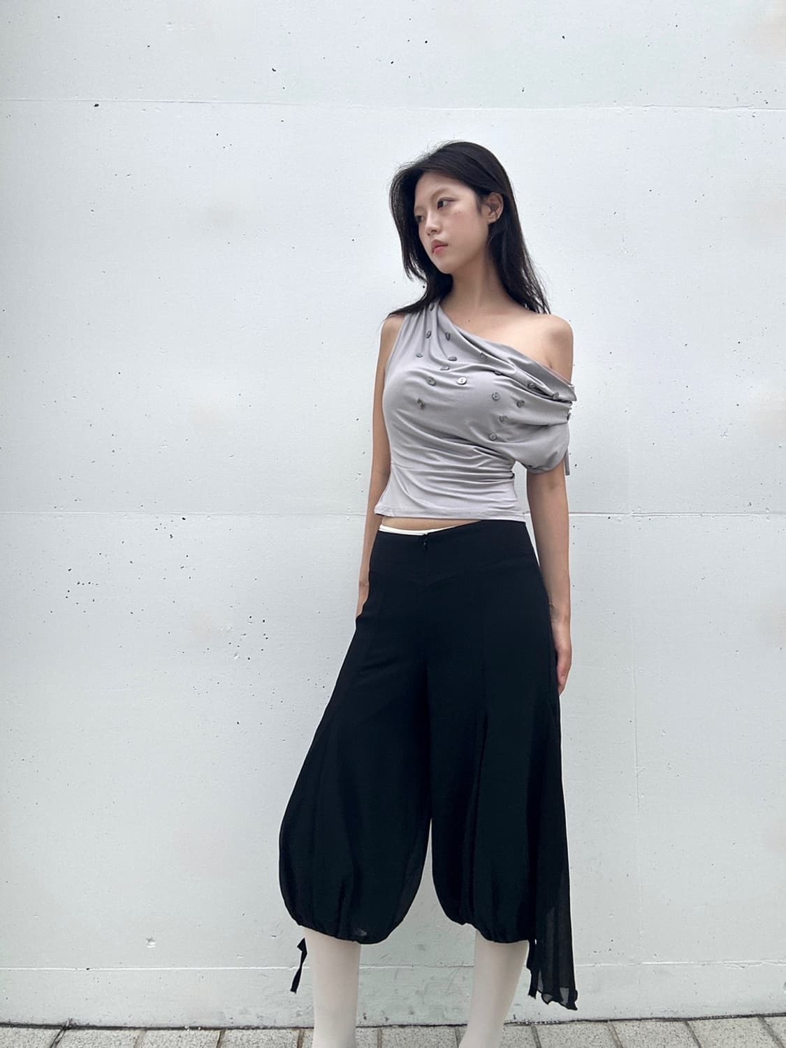 Button multi halter sleeveless / grey 상품이미지1