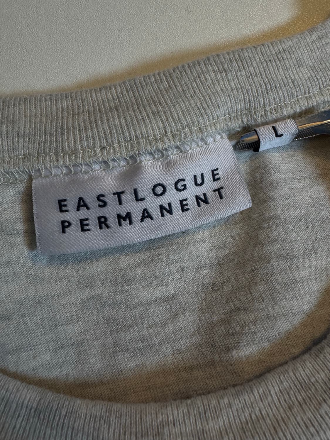 [L]이스트로그 퍼머넌트 포켓 반팔 티셔츠 오트밀 상품이미지4