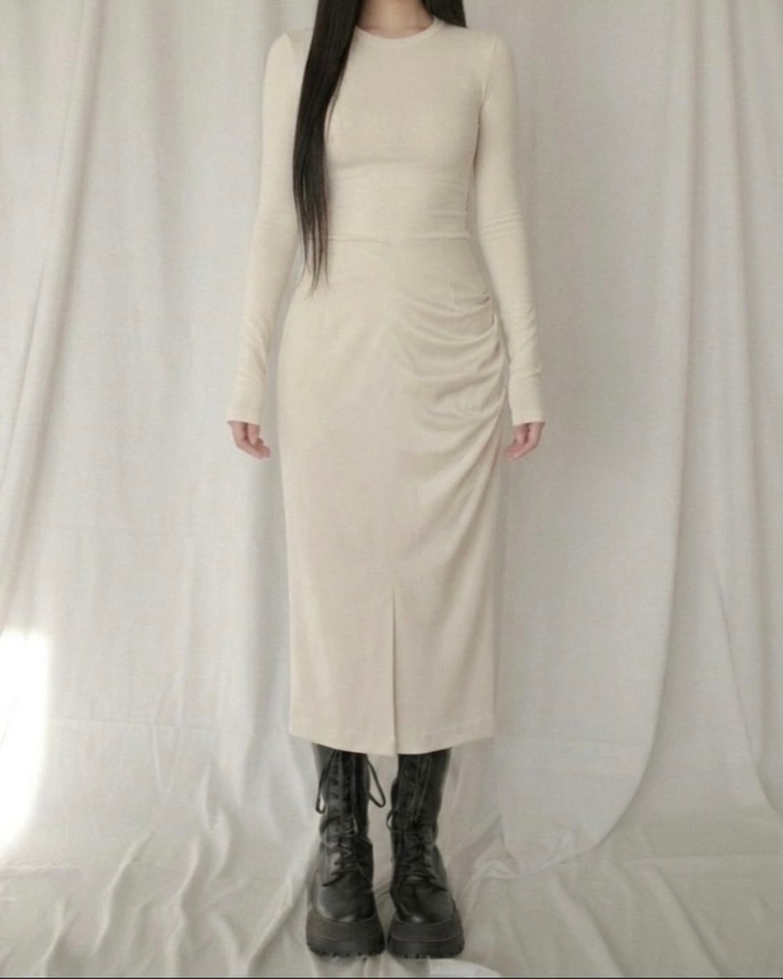 크림베이지 셔링 롱 스커트 상품이미지1