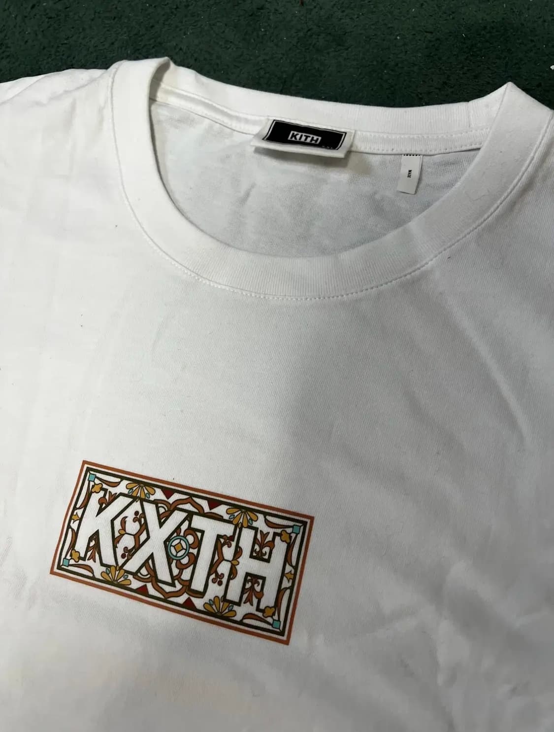Kith(키쓰) 10주년 기념 모로칸 타일 클래식 박스로고 반팔티 화이트 상품이미지1