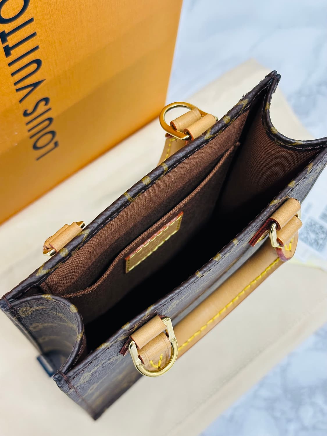 루이비통 쁘띠 삭 플라 모노그램 상품이미지9