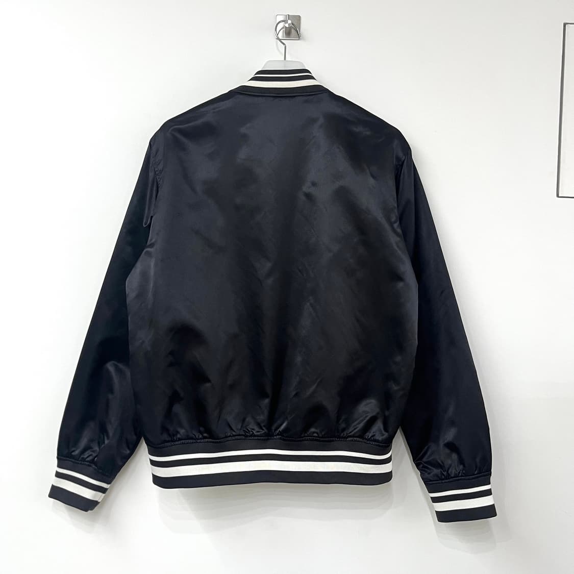 디키즈 빅로고 유광 블랙 바시티 자켓 상품이미지3