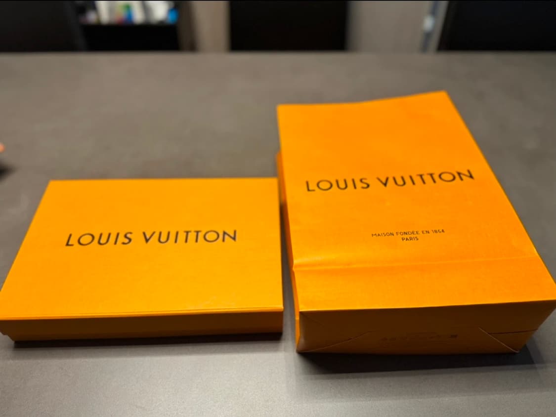 루이비통 온리 LV 미니 컴피 머플러 블랙 상품이미지5