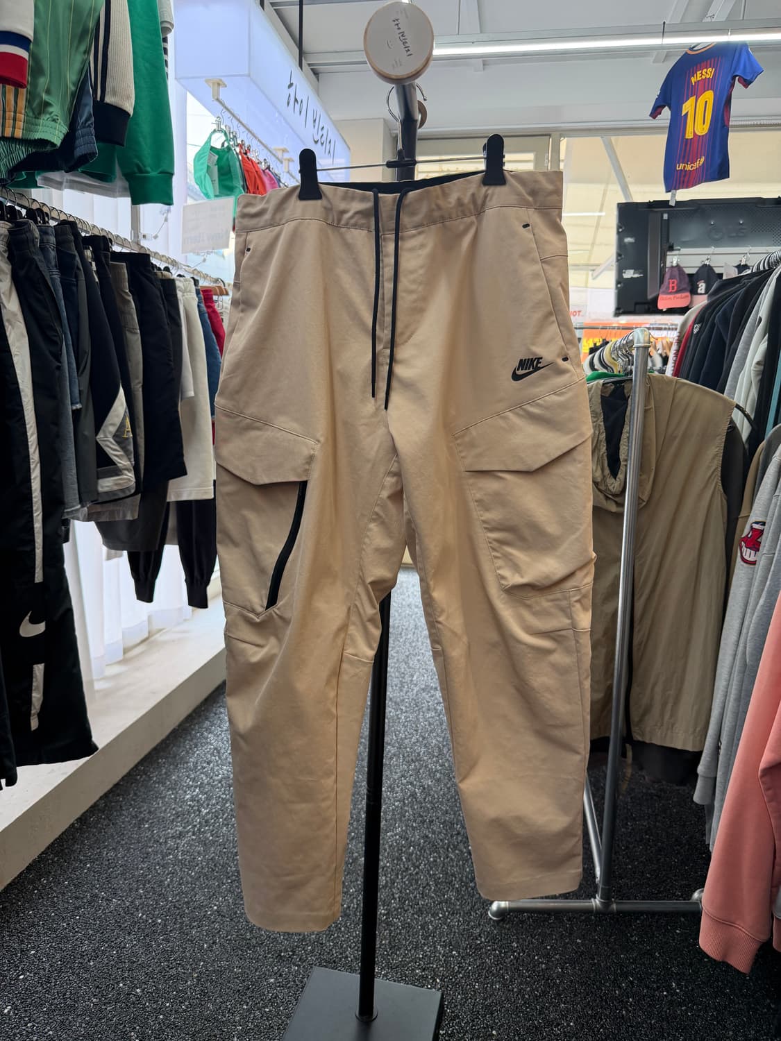 나이키 테크 에센셜 카고팬츠 상품이미지1