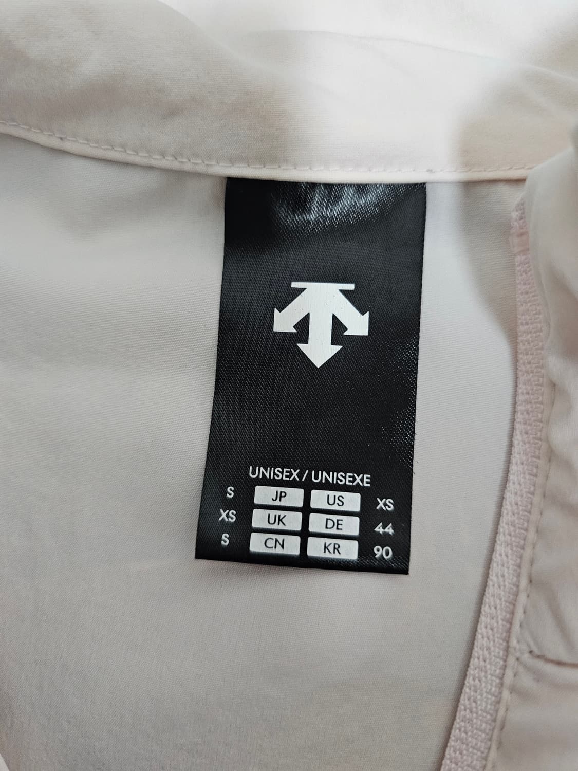 데상트 반팔 아노락 바람막이 90 상품이미지3