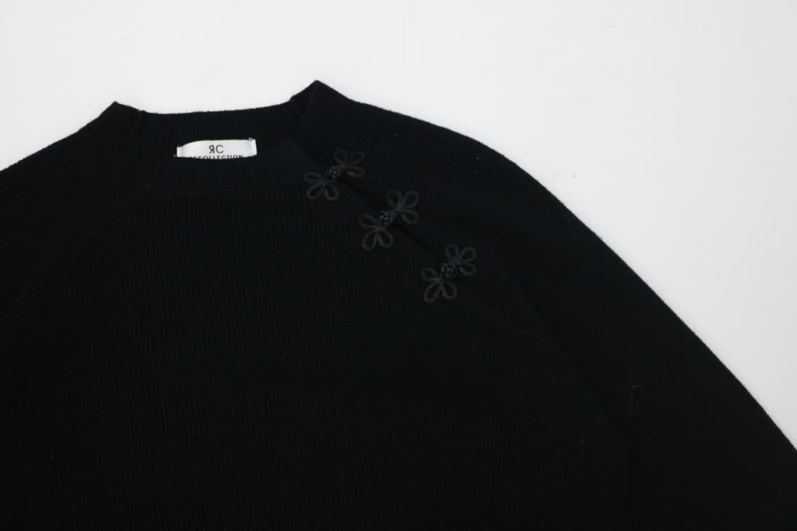 리컬렉션 울 100% 오리엔탈 플라워 매듭 니트 상품이미지4