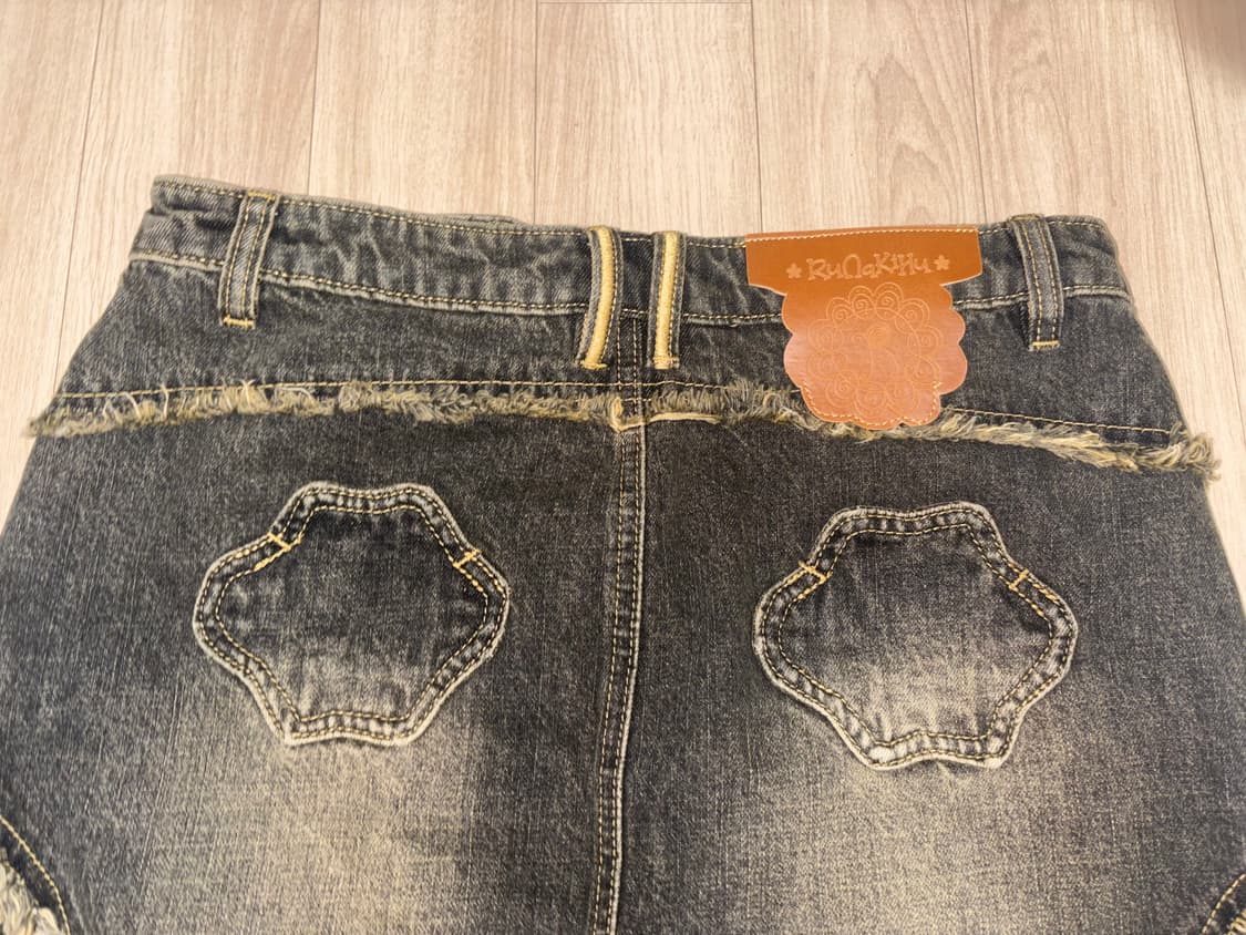 RuNaKiHu 스카이 클라우드 워싱 데님 미디 스커트 (BLACK) 상품이미지7