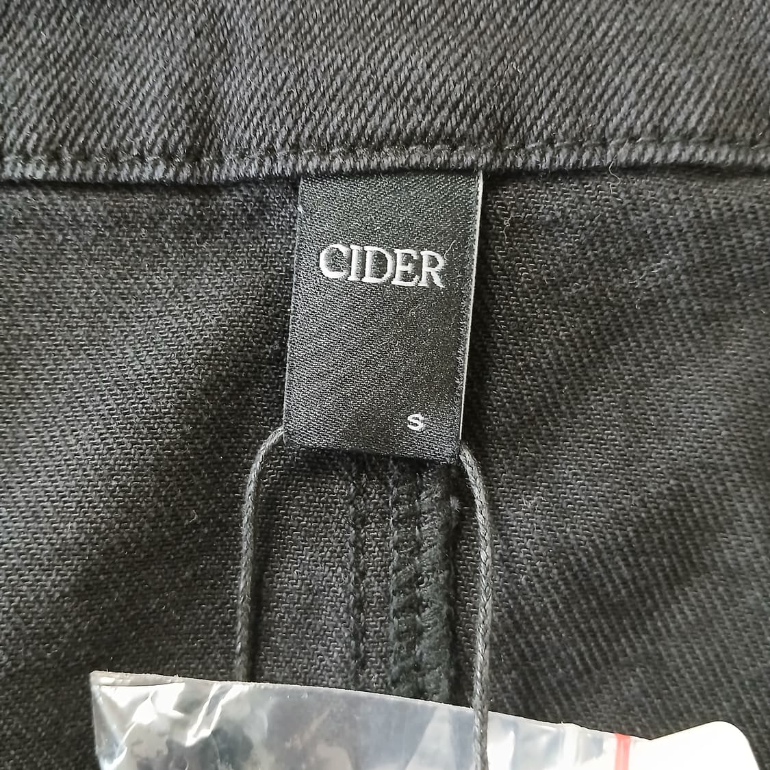 <새상품>CIDER 블랙 데님 퍼 카라 크롭 자켓 상품이미지7