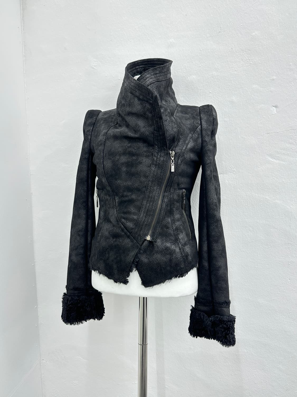 Asymmetric drape fur faux jacket 상품이미지2