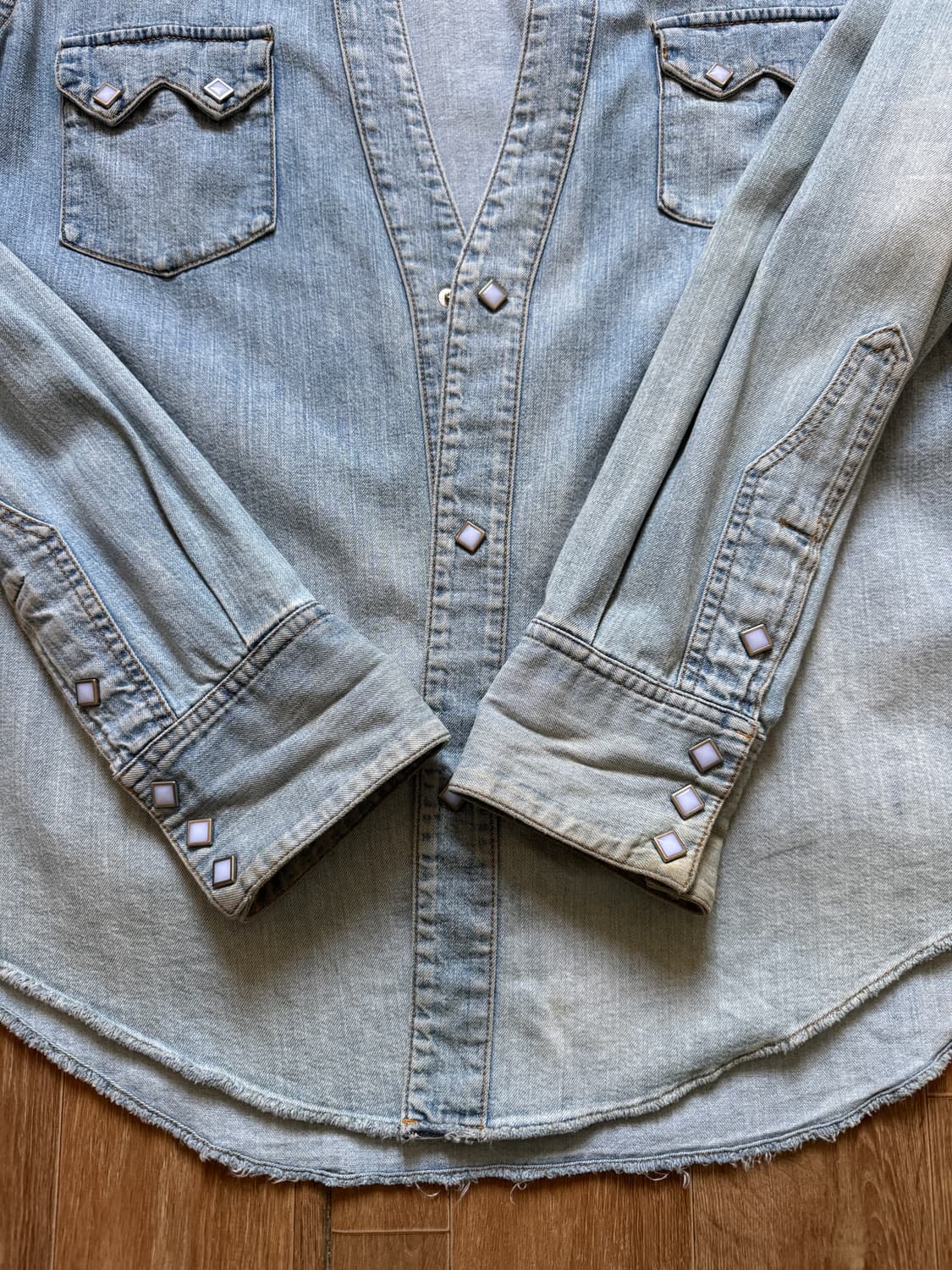 The letters 더 레터스 리미티드 데님 웨스턴 셔츠 상품이미지4