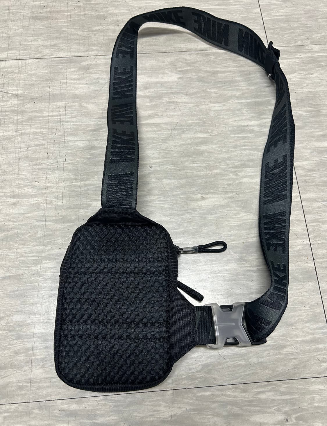 나이키 블랙 미니 크로스백 상품이미지3