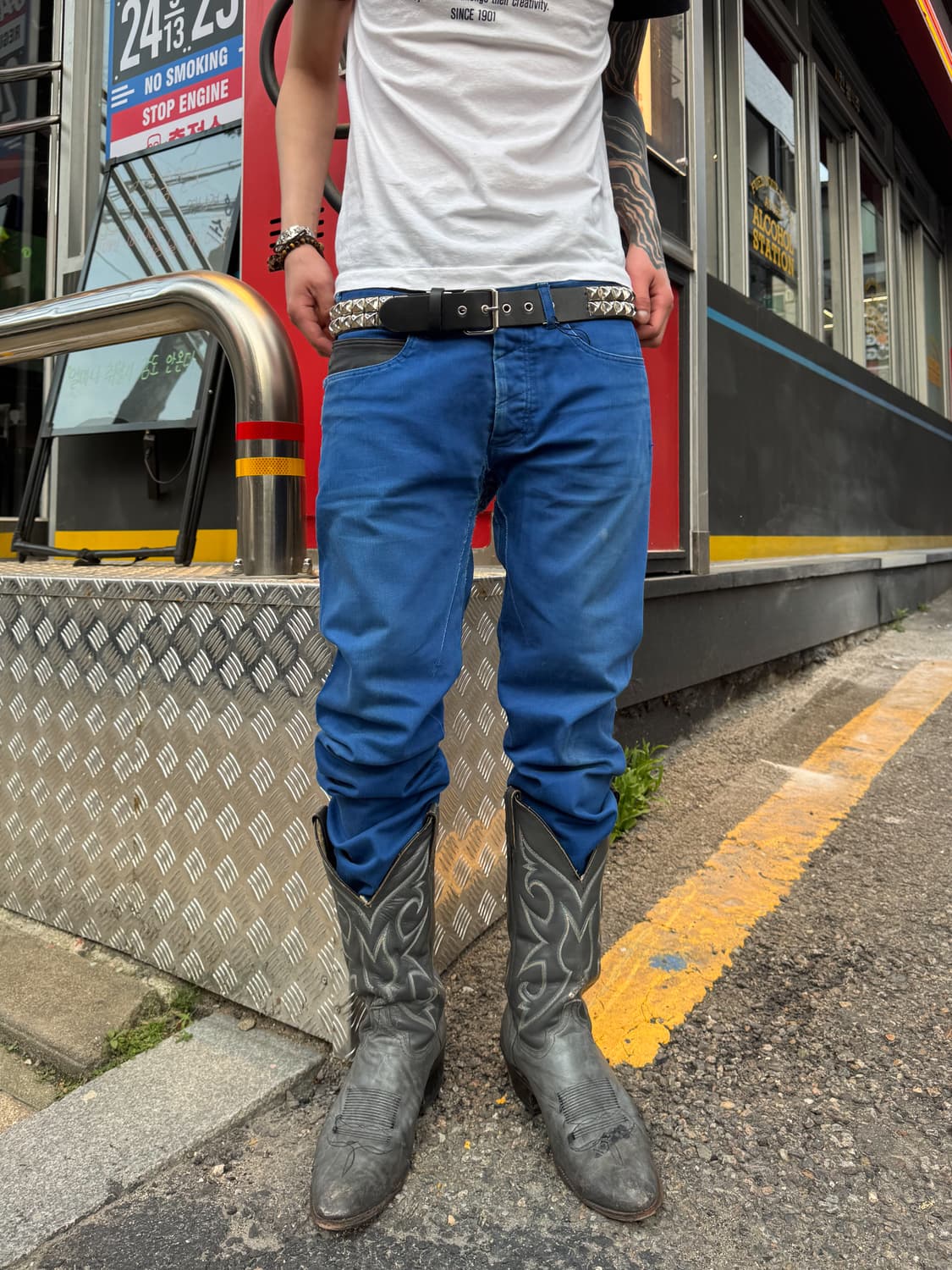 KIIT – Leather Patch Blue Denim Pants 상품이미지2