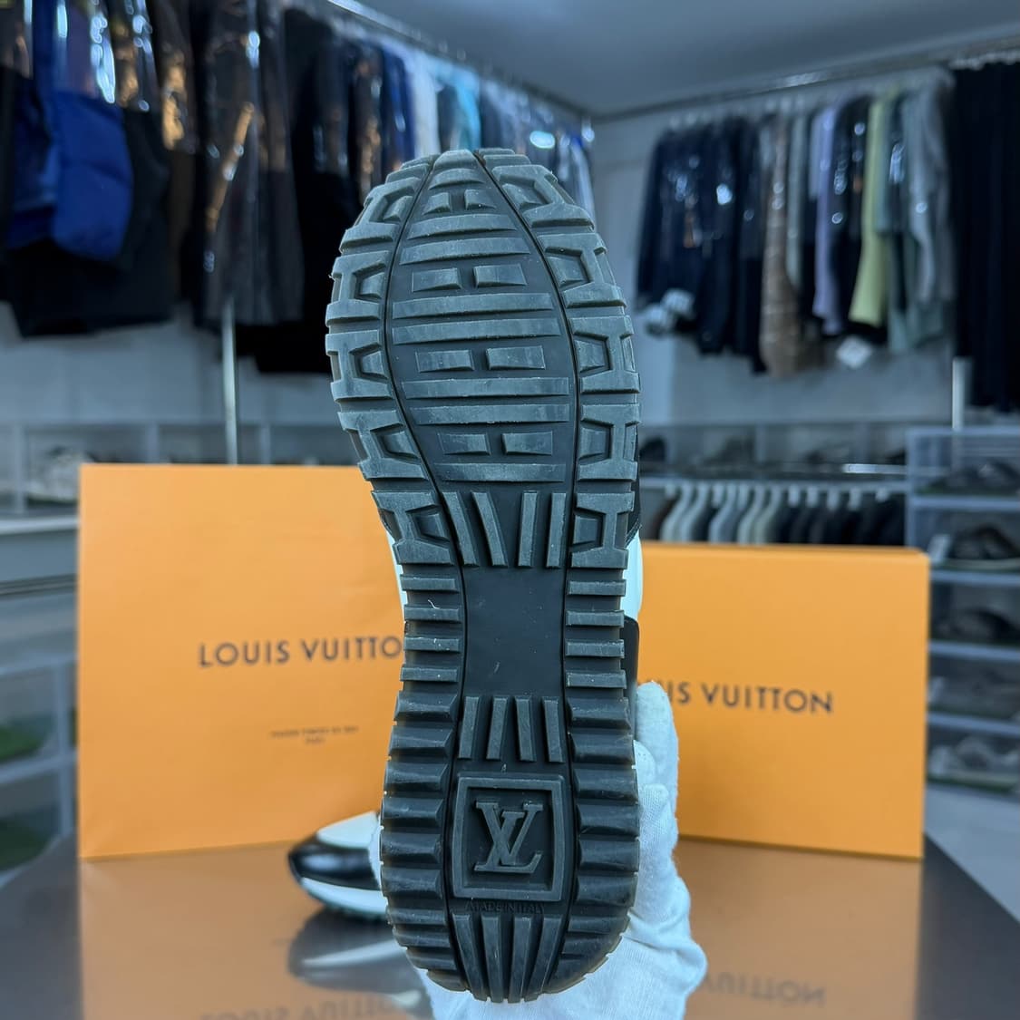 [리오브] 루이비통 LV 런어웨이 스니커즈 상품이미지4