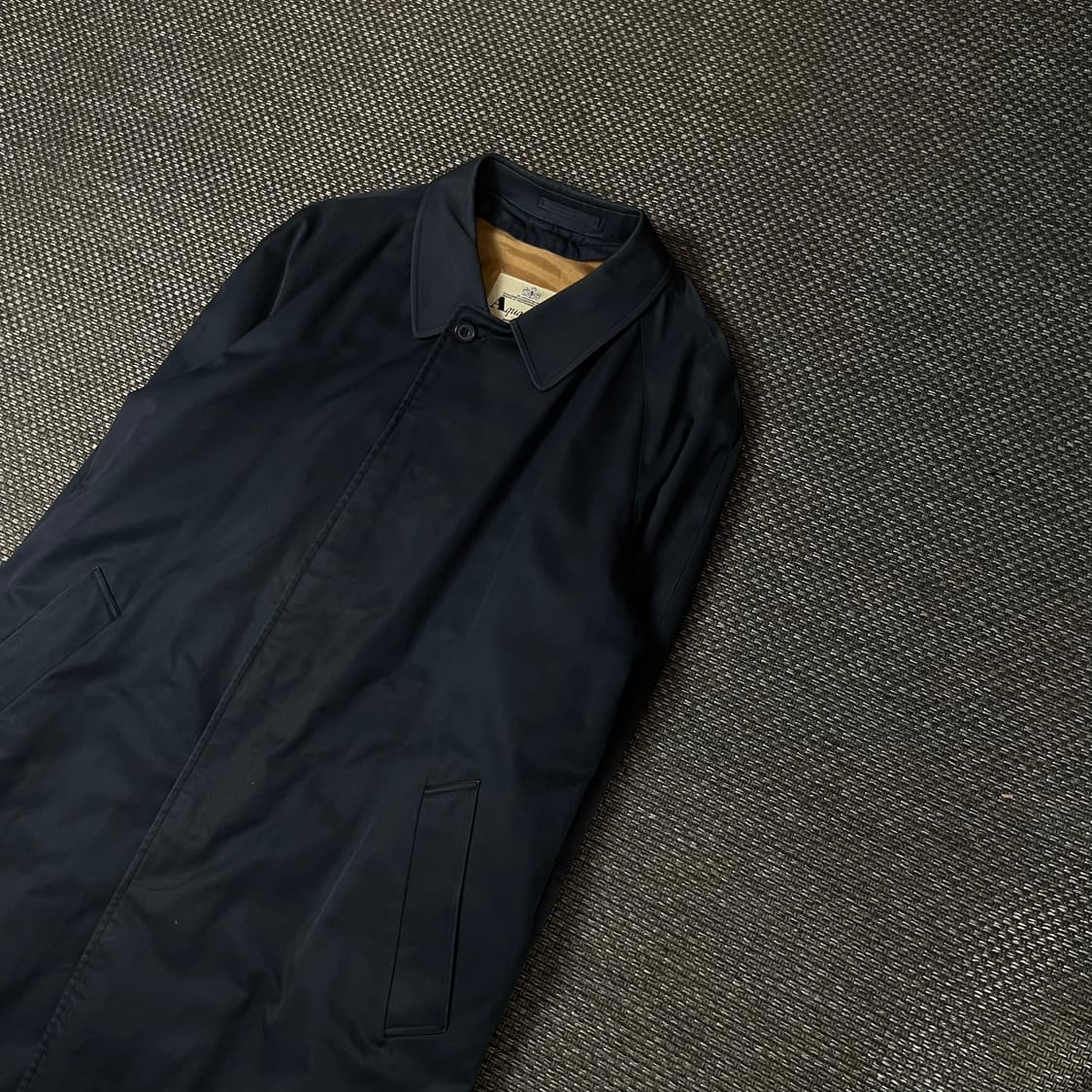 아쿠아스큐덤 네이비 래글런 코트 상품이미지5