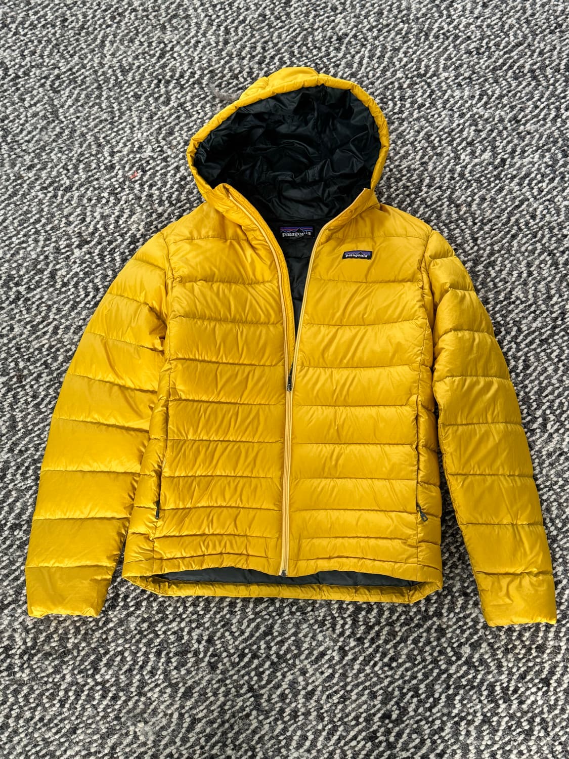 파타고니아 경량 다운 상품이미지1