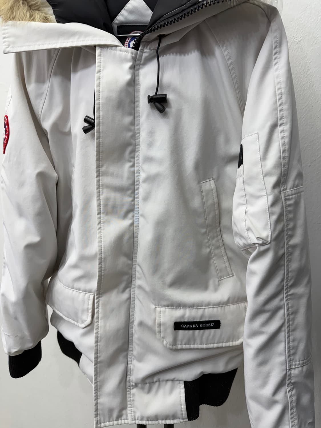 정품) 캐나다구스 여성 오버핏 하프패딩 XS 상품이미지4