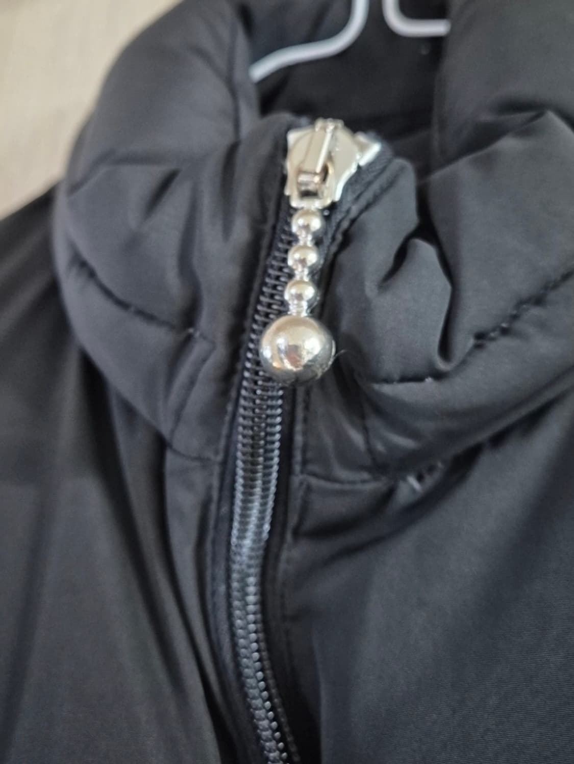 발렌시아가 C컬 패딩 블랙 50 상품이미지2