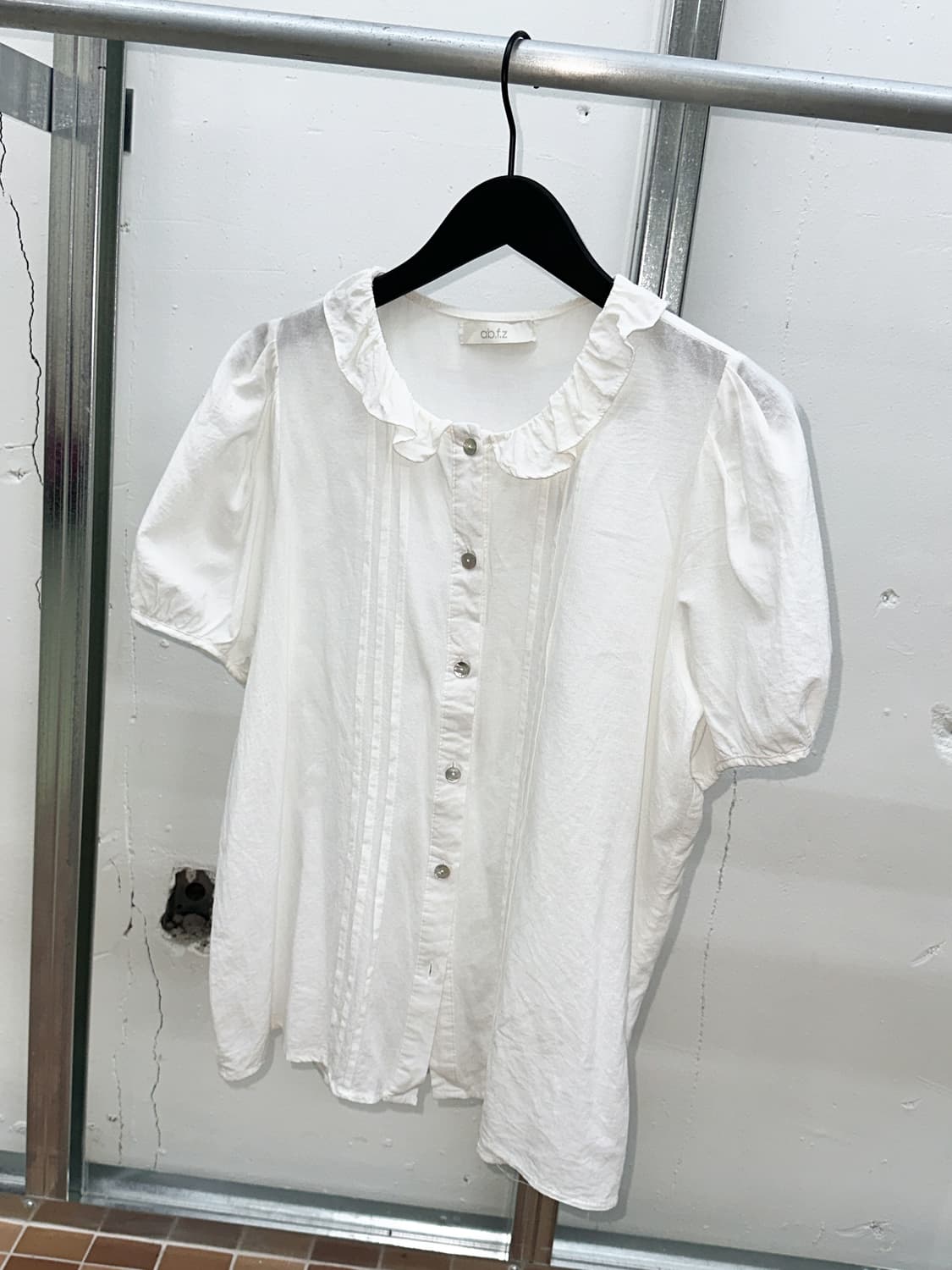 frill collar ivory summer blouse 상품이미지4