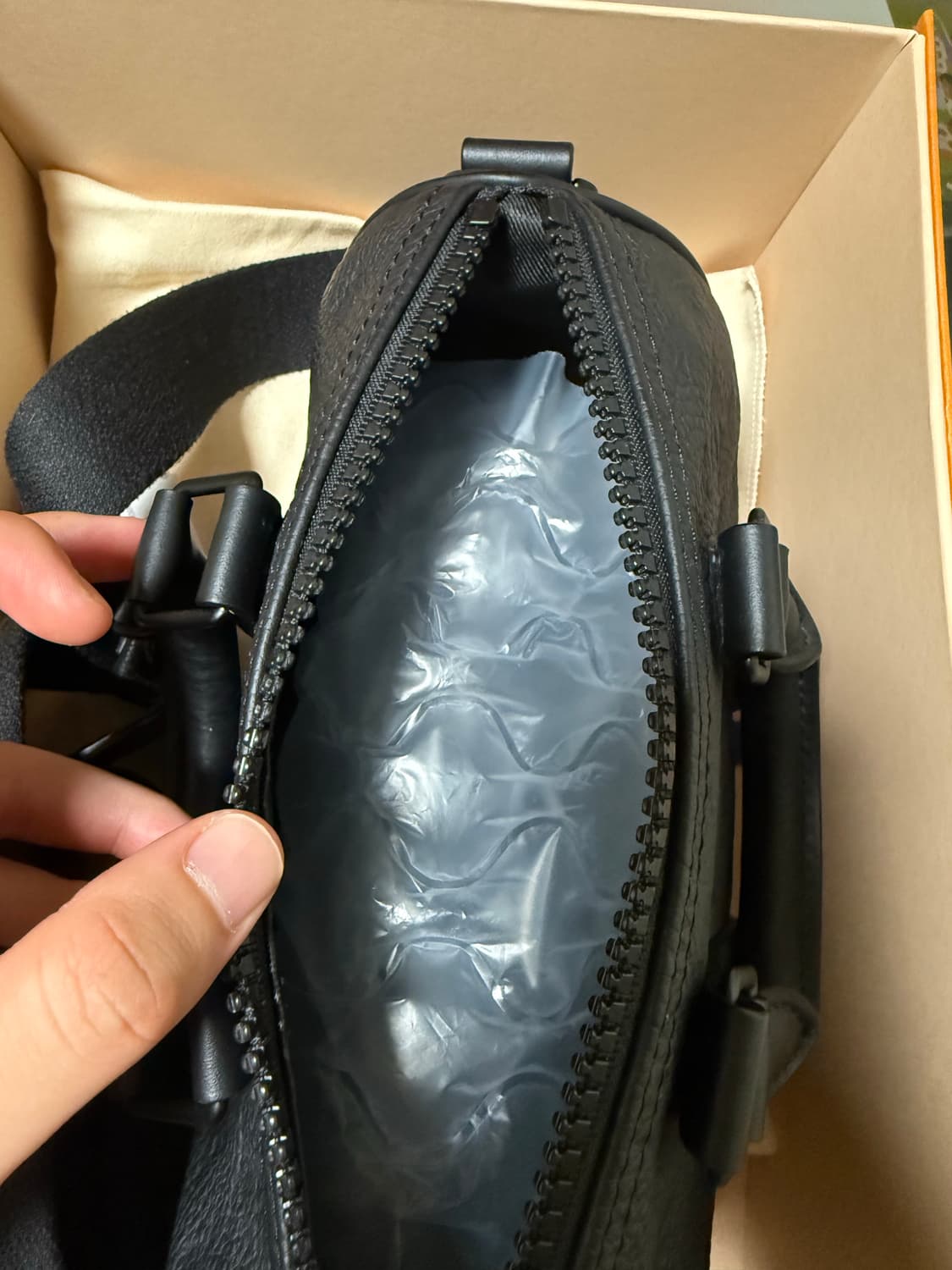 루이비통 반둘리에 키폴25 토뤼옹 블랙 풀구성 상품이미지9