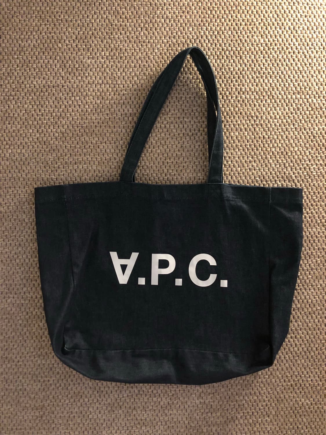 A.P.C. 다니엘라 데님 토트백 상품이미지1