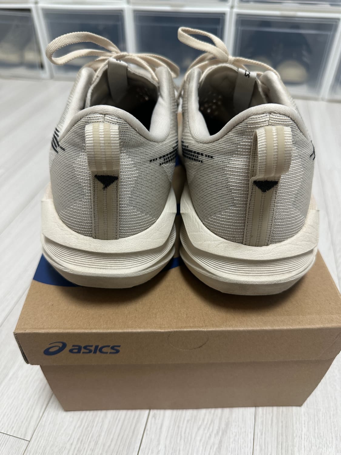 아식스 노바블라스트5 오트밀 275 팝니당 상품이미지3