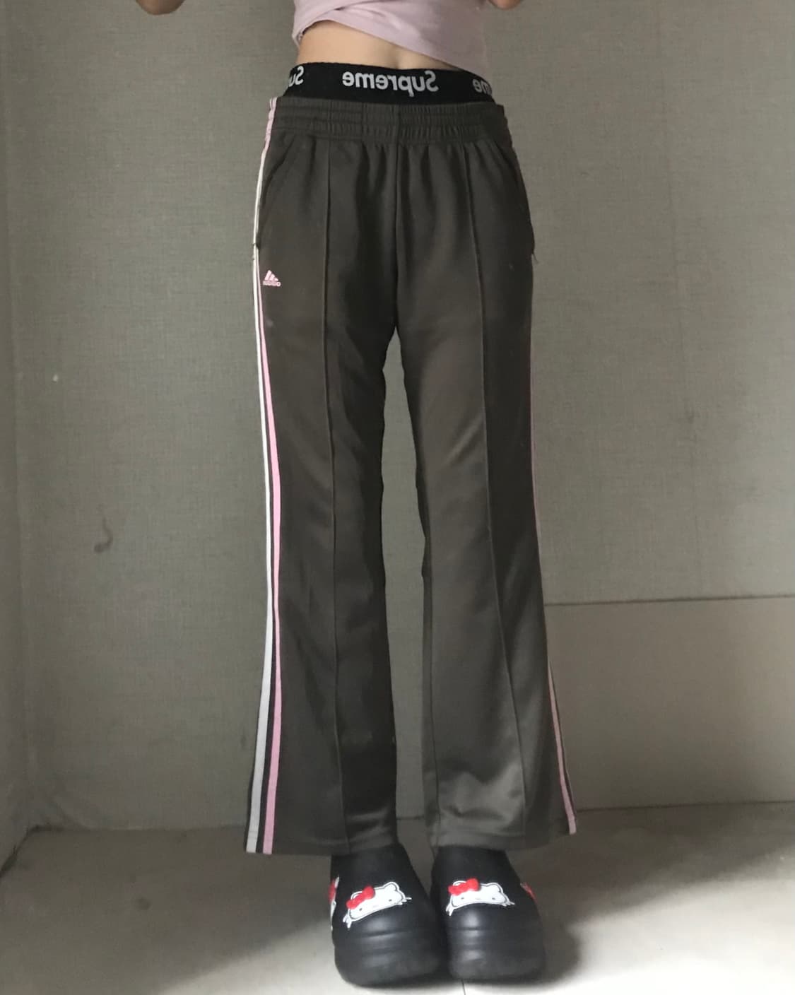 아디다스 카키 핑크 부츠컷 트레이닝 팬츠 상품이미지2