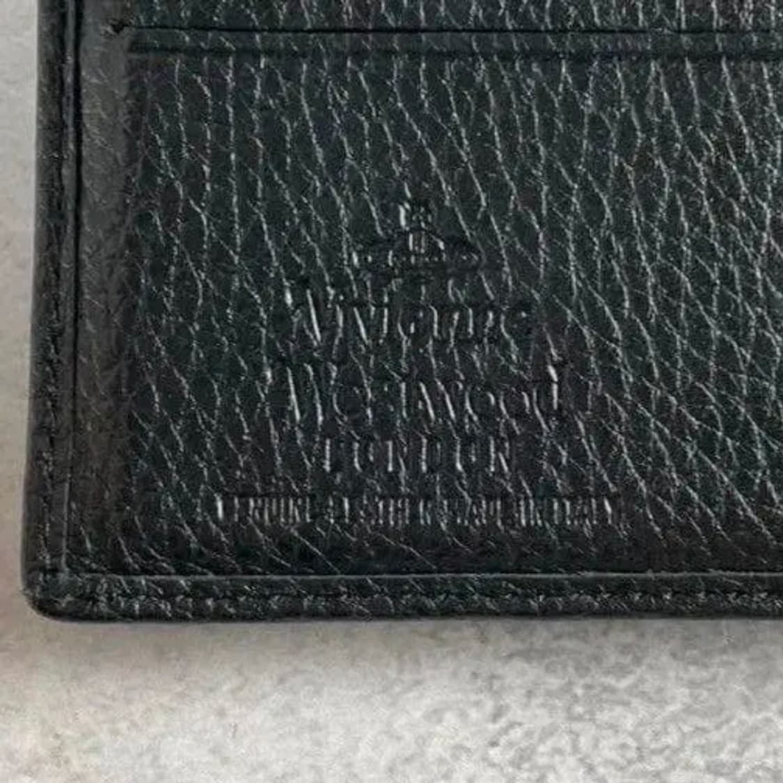 비비안 웨스트우드 트라이 버클 가죽 지갑 상품이미지9