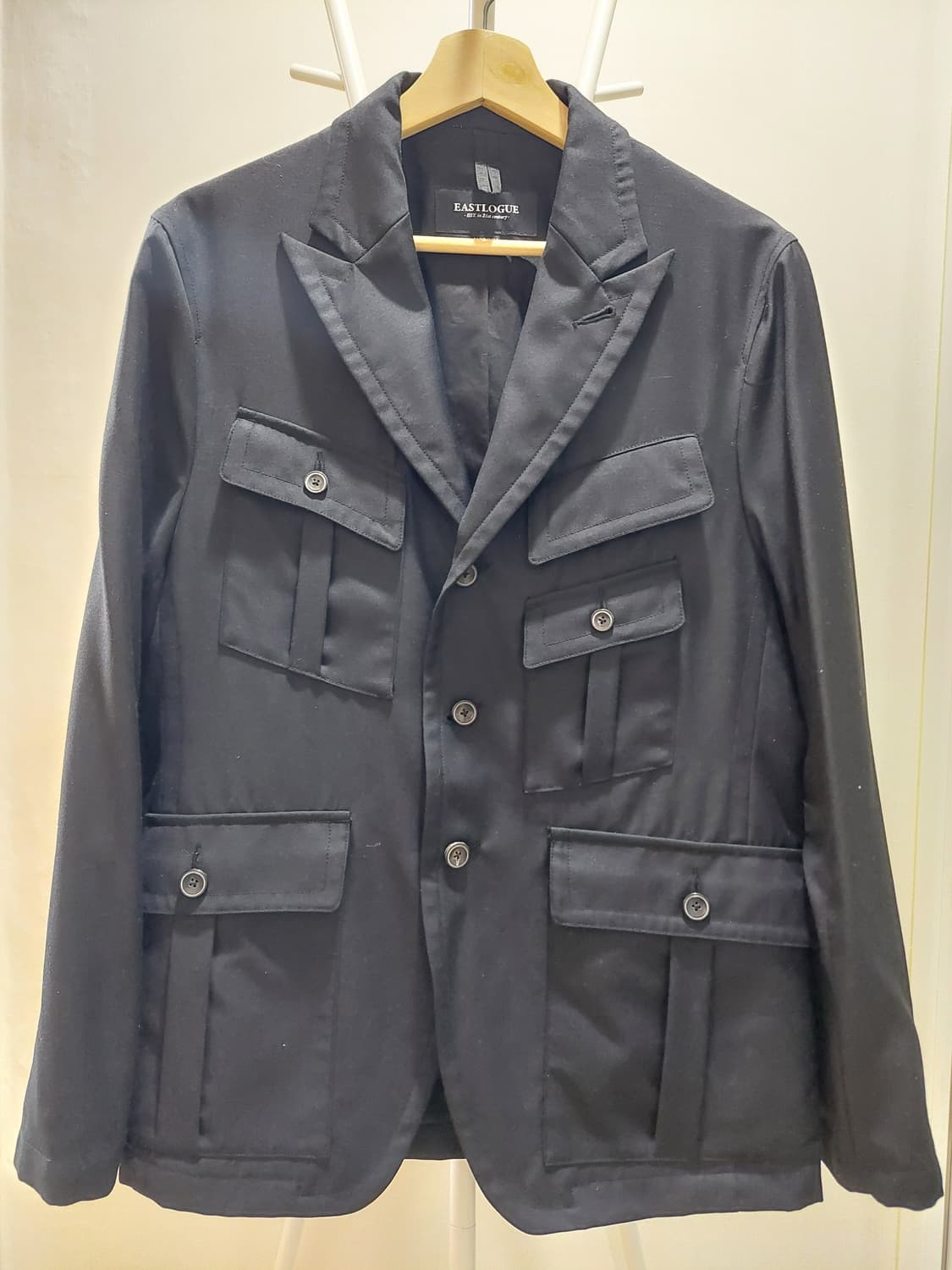 이스트로그 블랙 자켓 상품이미지1