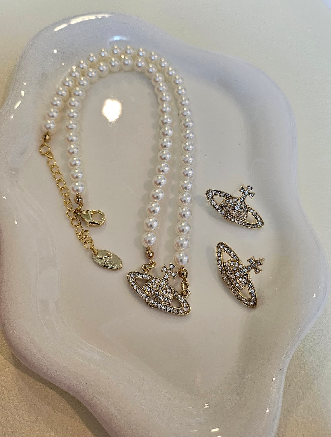 비비안웨스트우드 업사이클링 올큐빅 금장 진주 목걸이 상품이미지5