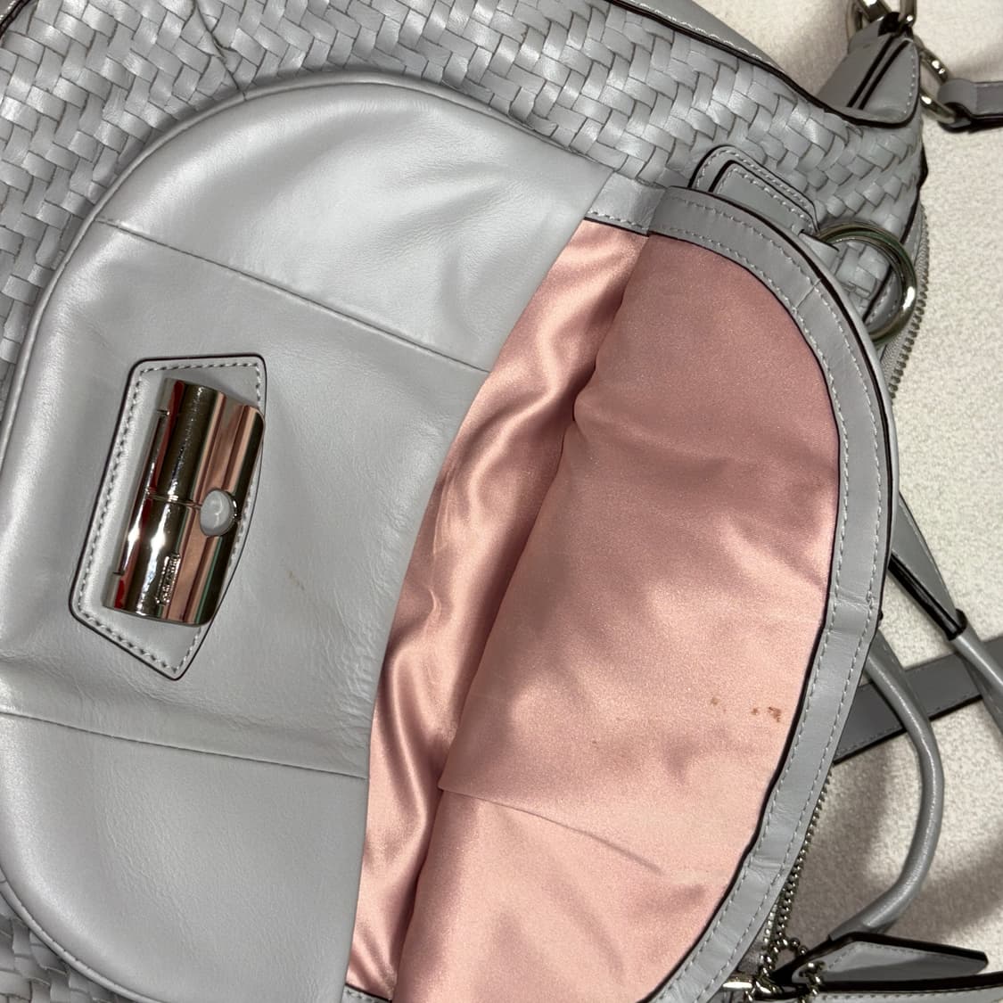 Coach poshmark 코치 Y2k 가방 그레이 핑크 안감 상품이미지5