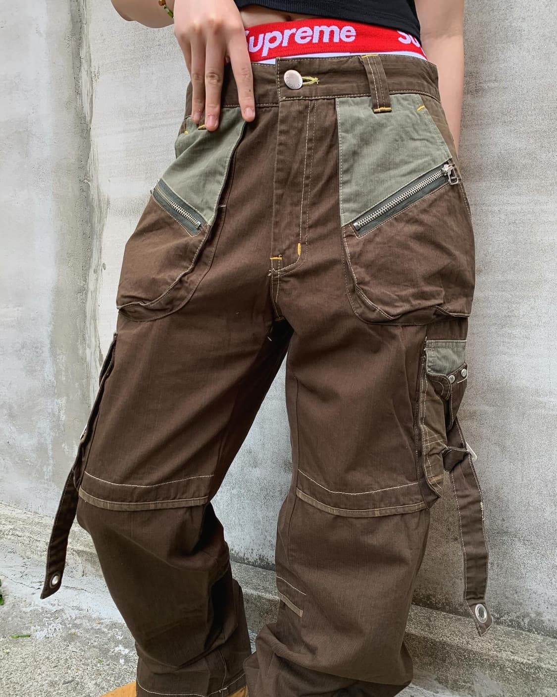 스트랩 디테일 멀티포켓 카고팬츠 상품이미지3