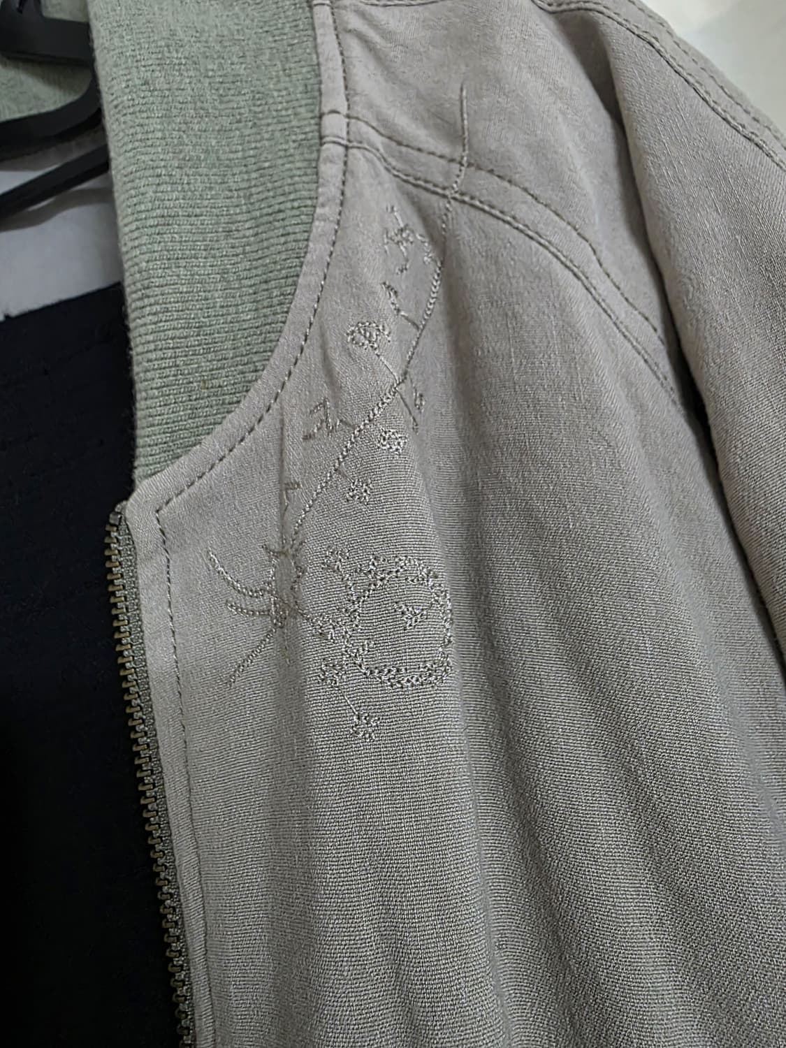 [4] 23FW HYEIN SEO 봄버자켓 아이보리 컬러 상품이미지2